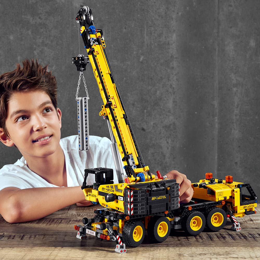 LEGO Technic Mobile Crane 42108 Building Kit – 1,292 Pieces | 8-Wheel Steering, Outriggers & Telescopic Arm