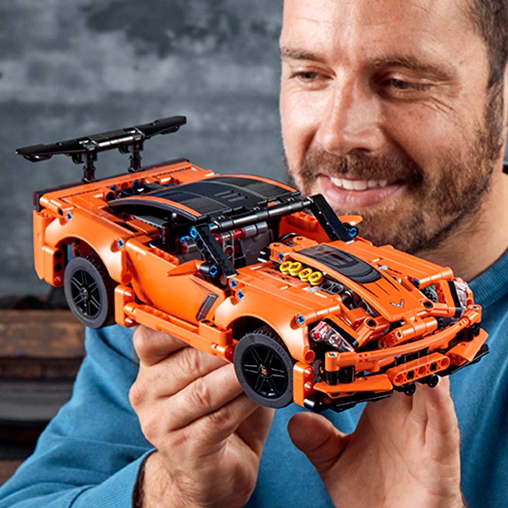 LEGO Technic Chevrolet Corvette ZR1 42093 Building Kit – 579 Pieces