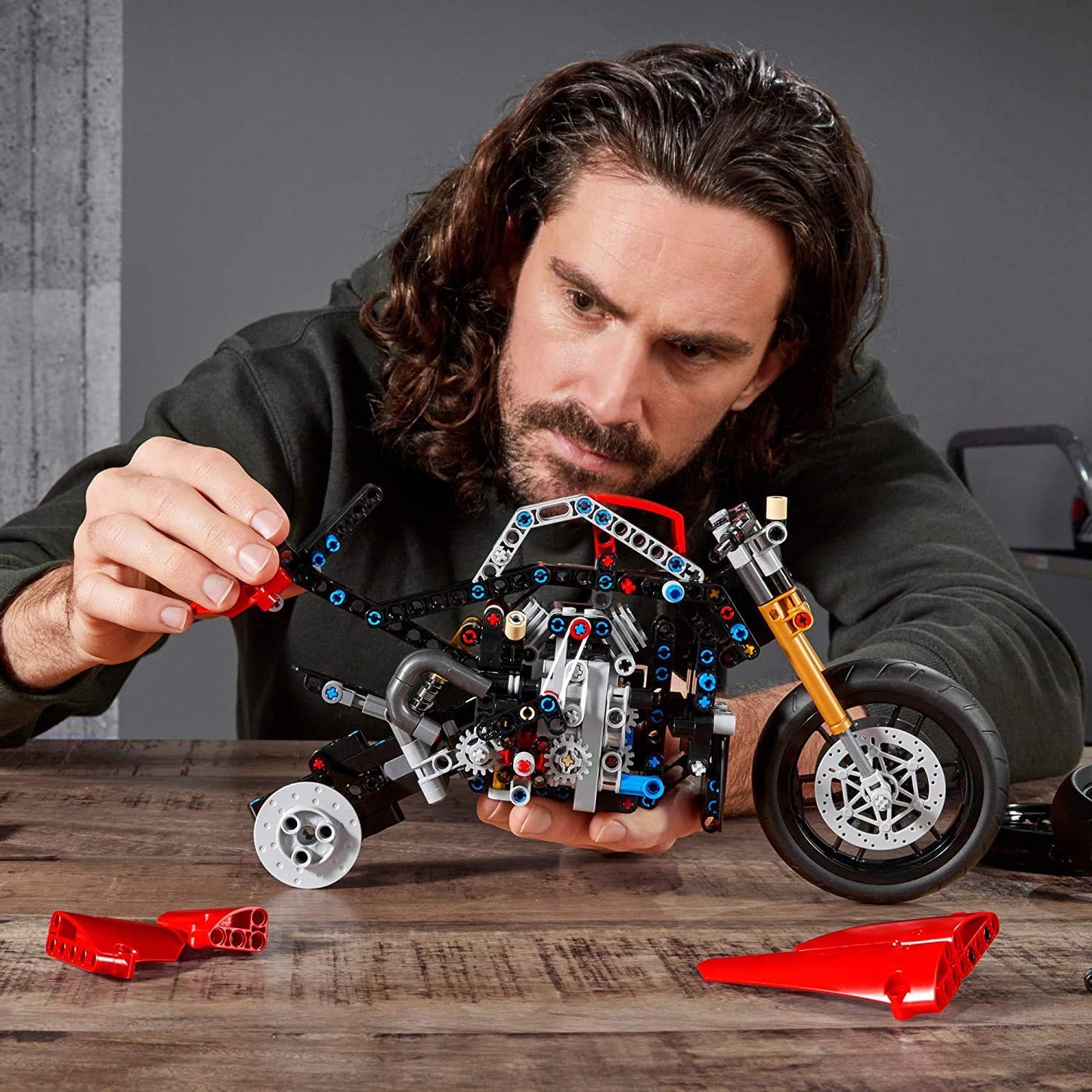 LEGO Technic Ducati Panigale V4 R 42107 – 2-Speed Gearbox, Working Suspension, Display Model for Adults
