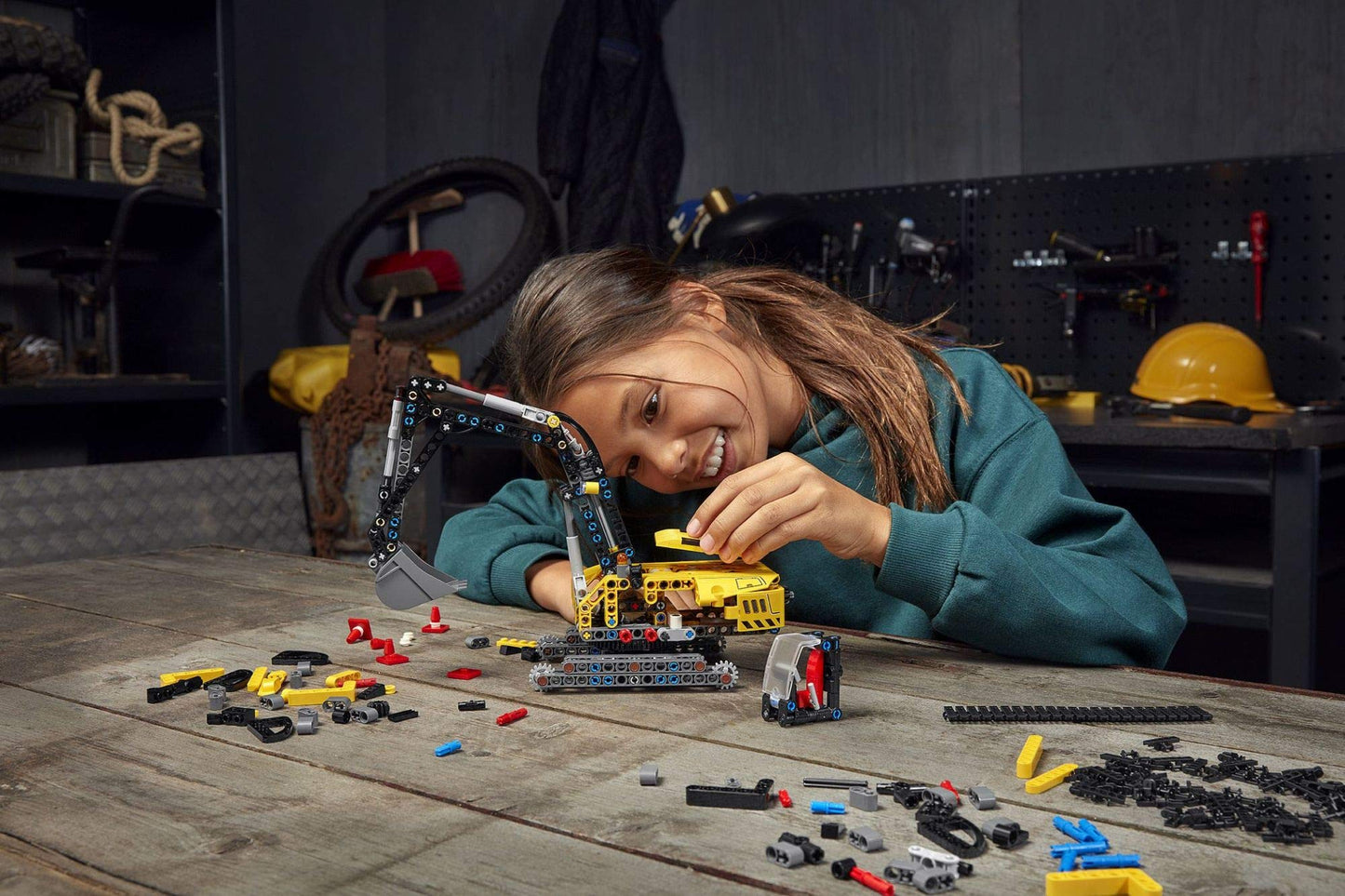 LEGO Technic Heavy-Duty Excavator 42121 – 2-in-1 Building Kit for Kids 8+ (569 Pieces)