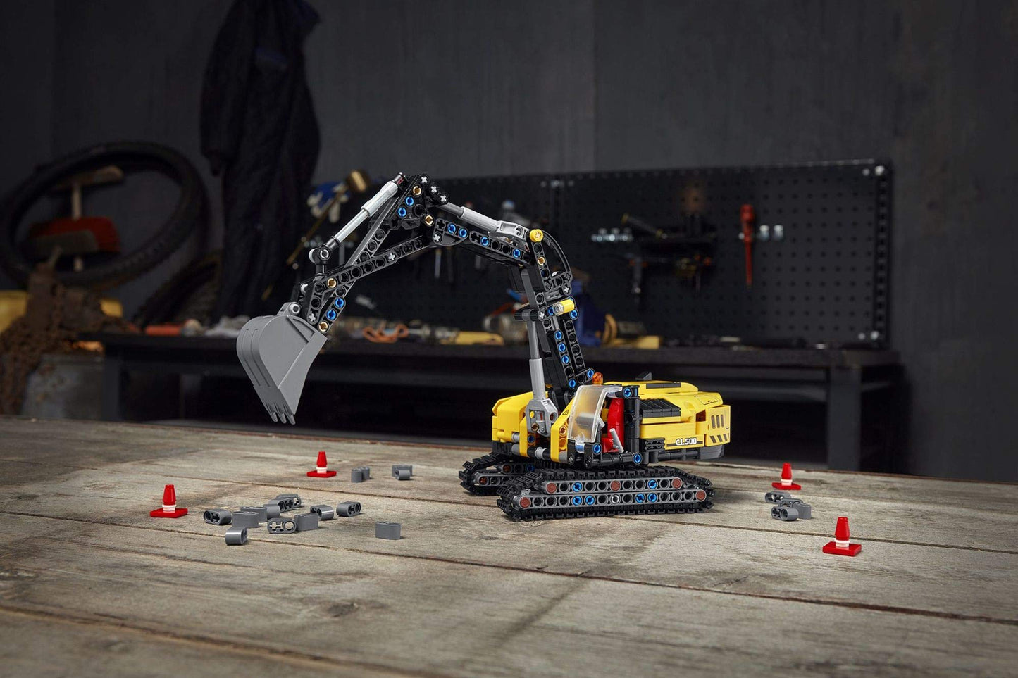 LEGO Technic Heavy-Duty Excavator 42121 – 2-in-1 Building Kit for Kids 8+ (569 Pieces)