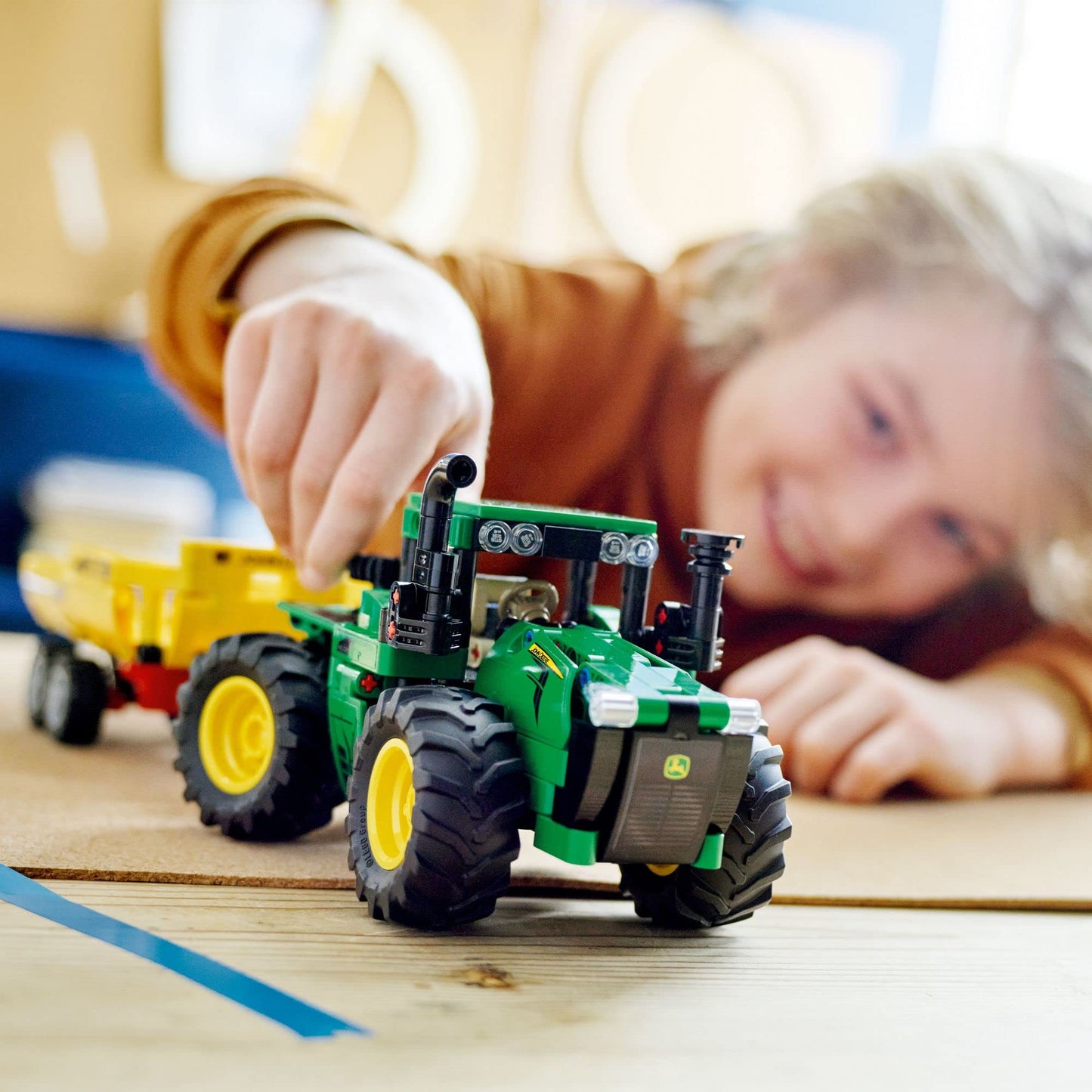 LEGO Technic John Deere 9620R 4WD Tractor 42136 with Tipping Trailer