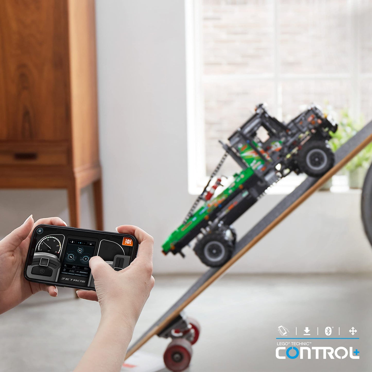 LEGO Technic 4x4 Mercedes-Benz Zetros Trial Truck 42129 – App-Controlled Building Kit (2,110 Pieces)