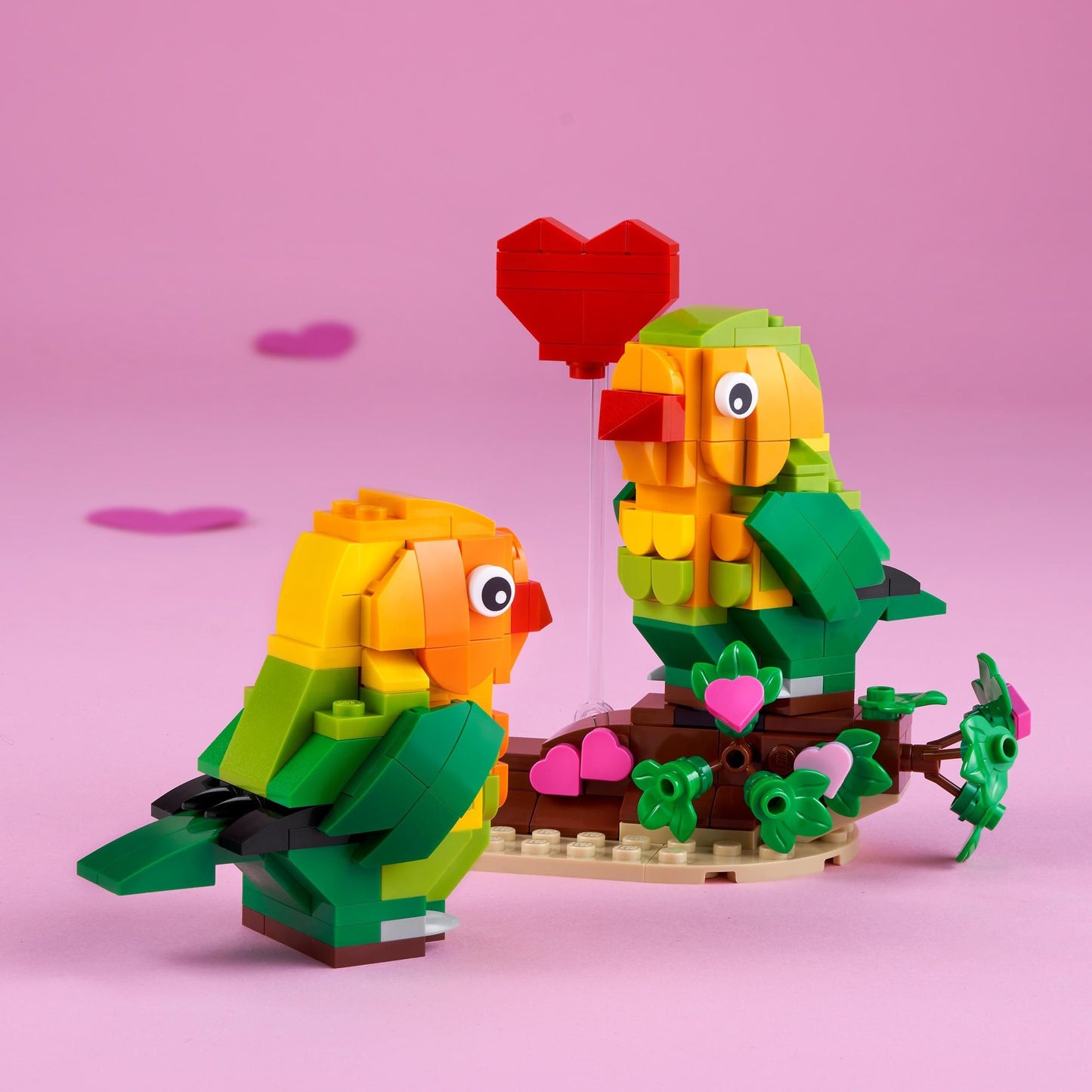 LEGO Valentine Lovebirds 40522 Building Kit – 298 Pieces, Gift for Valentine