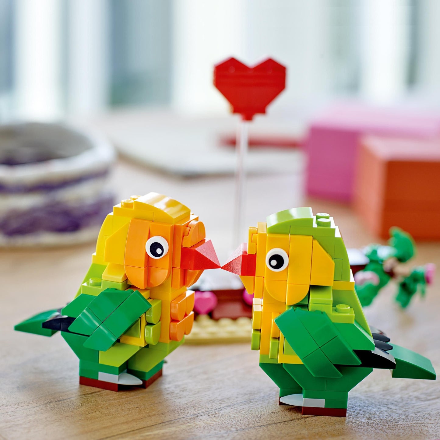LEGO Valentine Lovebirds 40522 Building Kit – 298 Pieces, Gift for Valentine