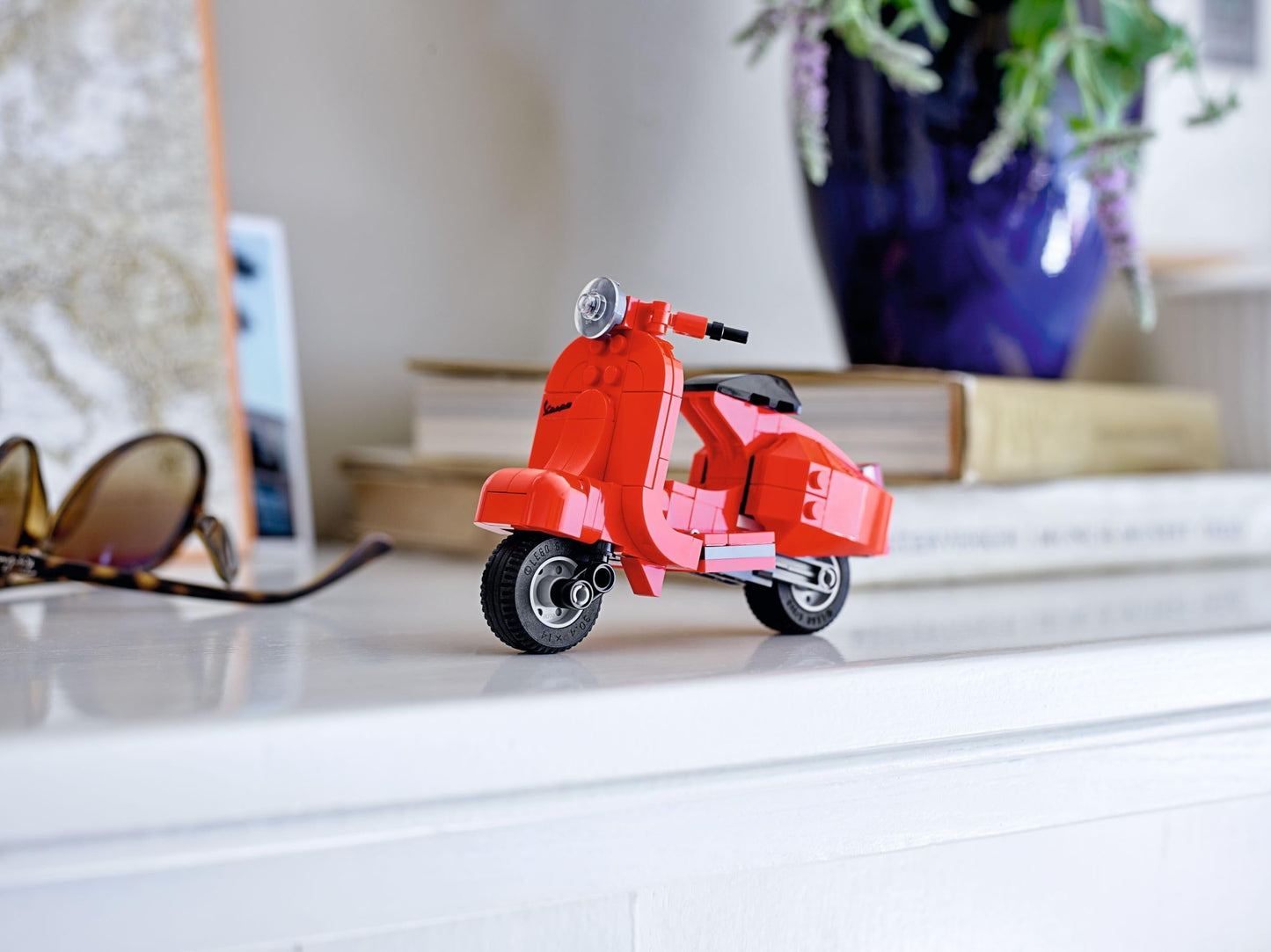 LEGO Creator 40517 Vespa Mini Moped – Bright Red Collectible LEGO Vehicle
