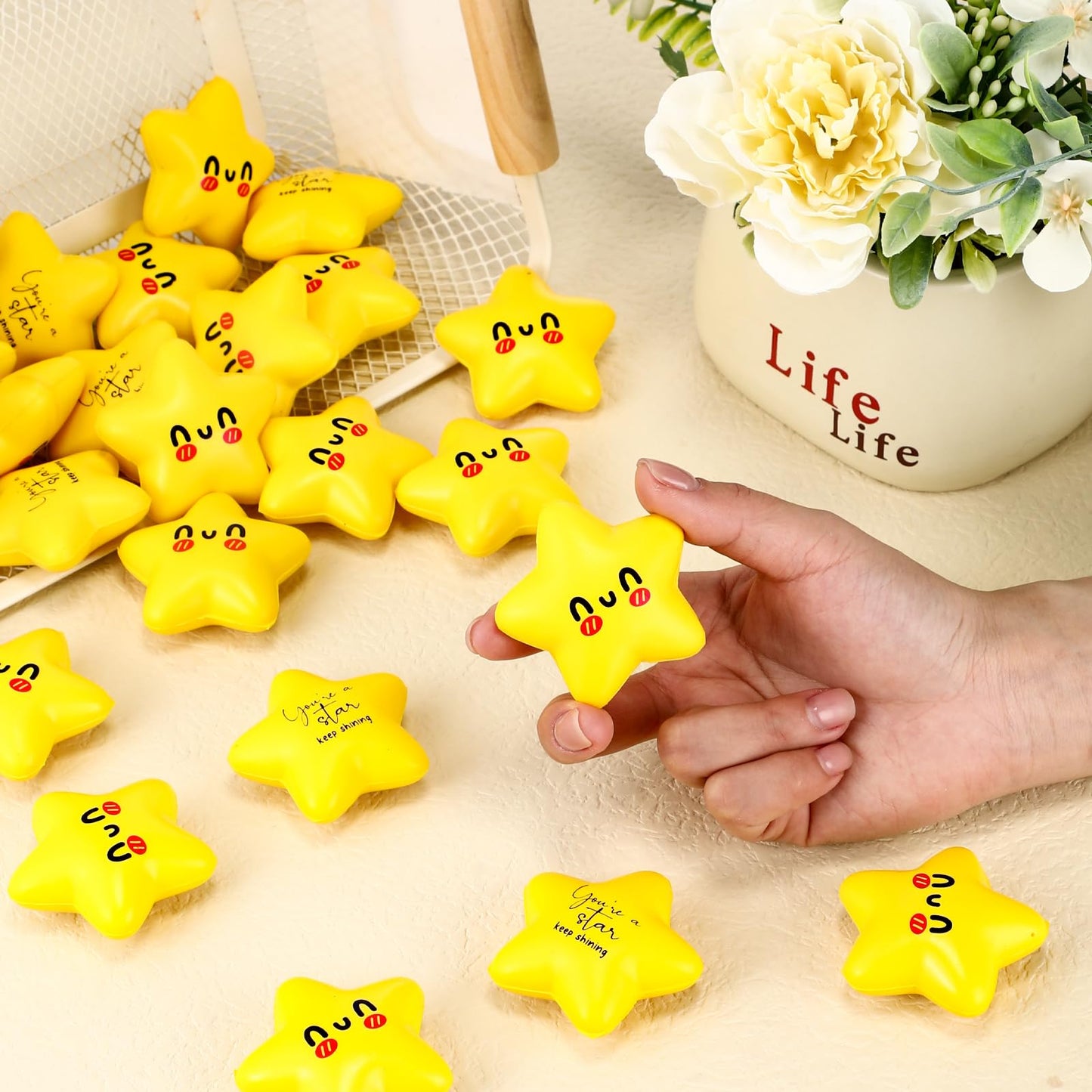 Libima 100 Pcs Inspirational Star Stress Balls — Bulk Gifts with Cards for Adults & Coworkers