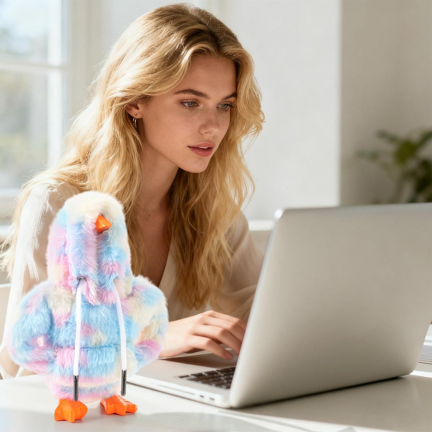 Linastu 7-Inch Desk Goose Outfit — Colorful Plush Hoodie for Mini Desktop Goose