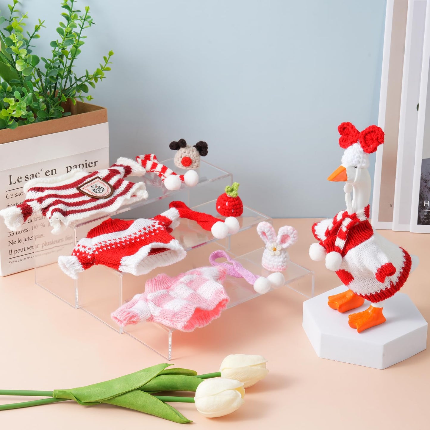 Linastu 4‑Piece Red Desk Goose Outfit Set for 7-Inch Figures | Hat, Scarf & Sweaters