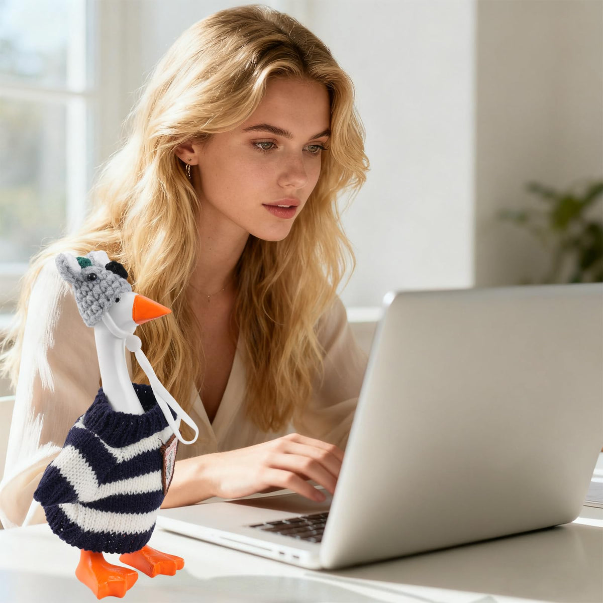 Linastu 4-Set 7-Inch Desk Goose Outfits - White Knit Hats & Sweaters for 7-Inch Desk Goose