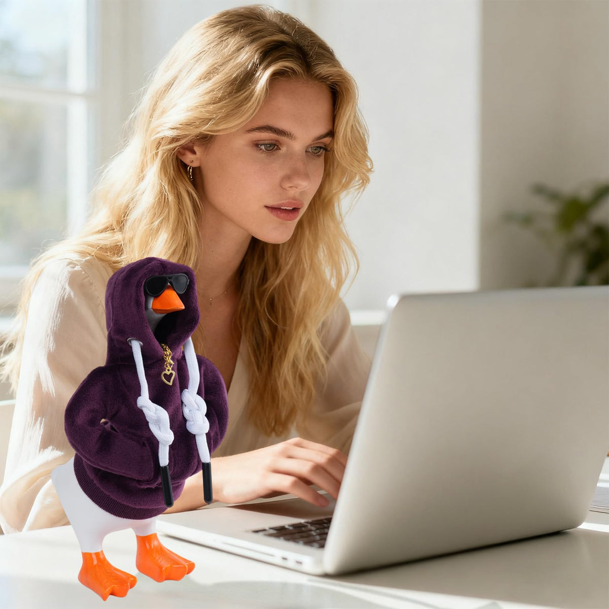 Linastu 6‑Piece Desk Goose Outfit Set for 7-Inch Goose — Purple Hoodie, Sunglasses & Necklace
