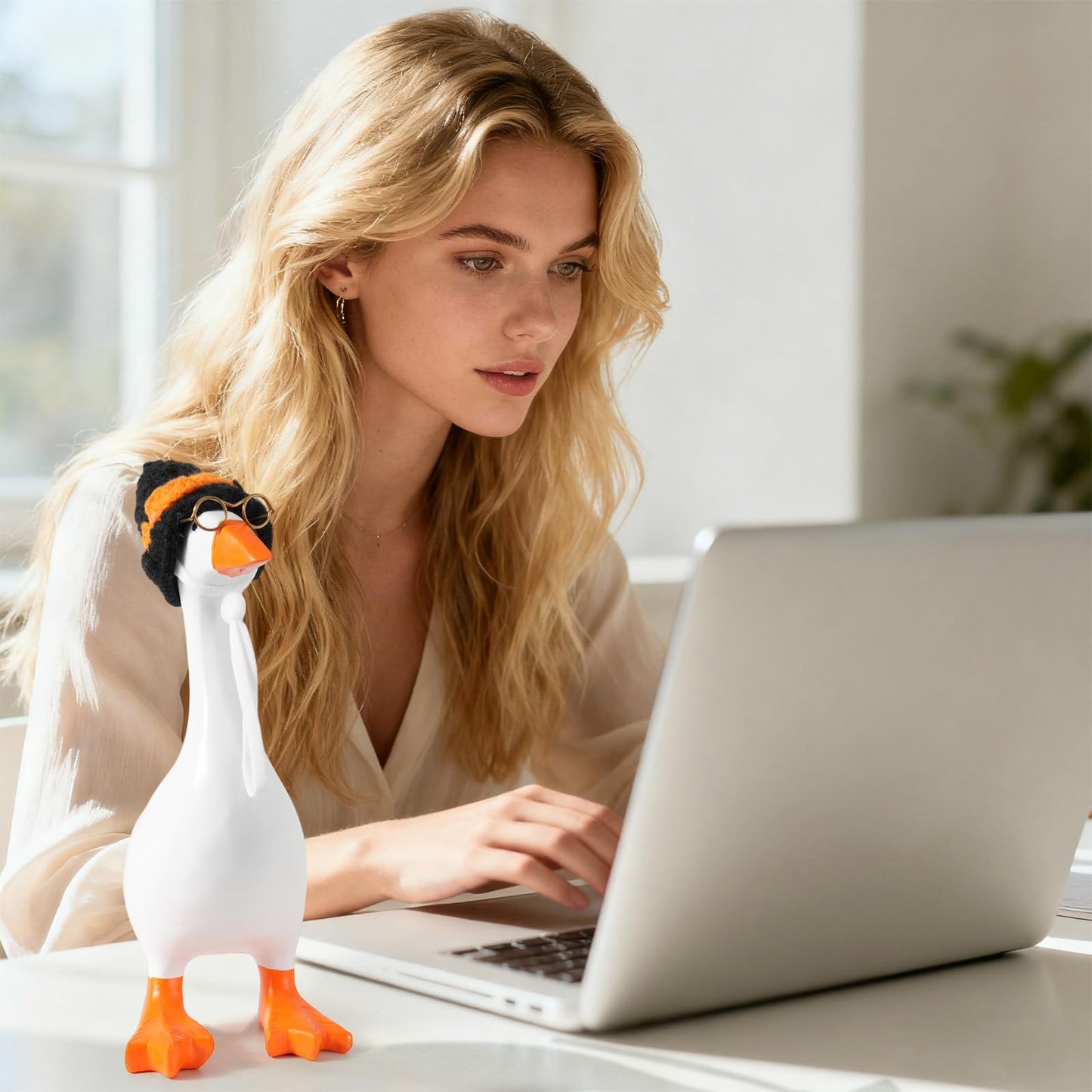 linastu 6-set 7-inch Desk Goose Outfits: Animal Hats & Sunglasses for a 7-inch Goose Statue