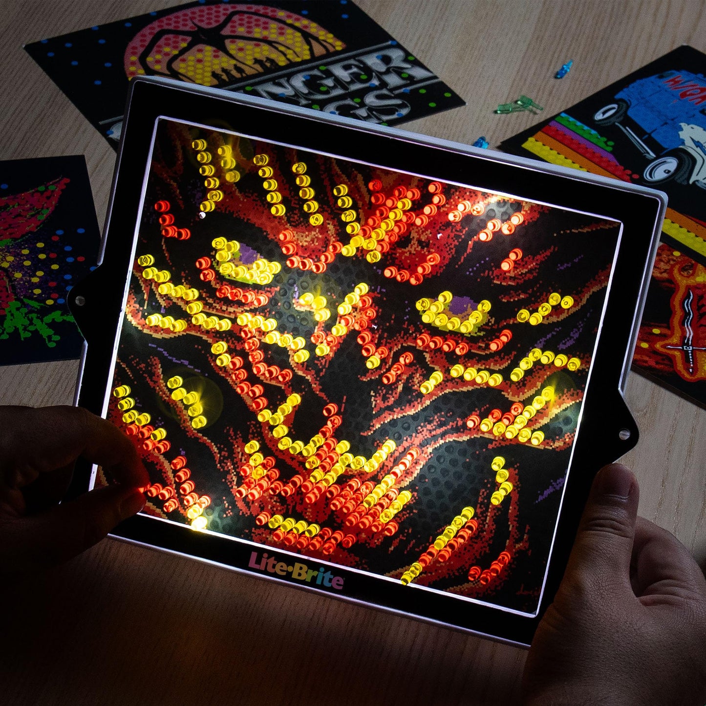 Lite-Brite Color POP Stranger Things Edition – Glow Art Kit with 650 Pegs & HD Screen