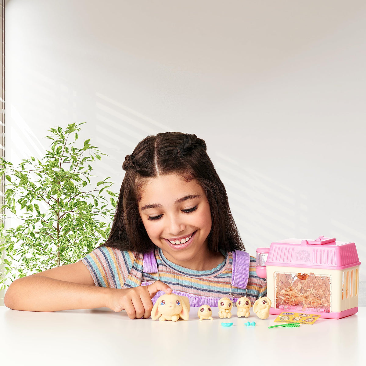 Little Live Pets Lil Baby Bunny Playset Pack – Mama Surprise Bunny Family