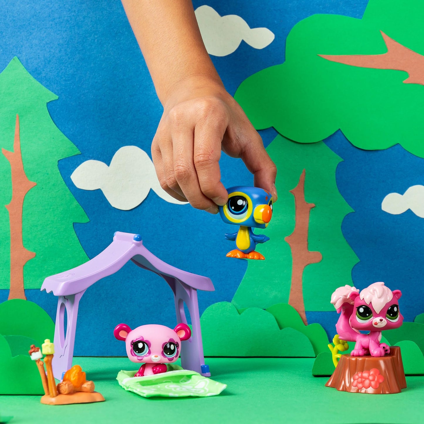 Littlest Pet Shop BF00574 Camping Set – 3 Pets & Accessories | Panda, Toucan, Squirrel