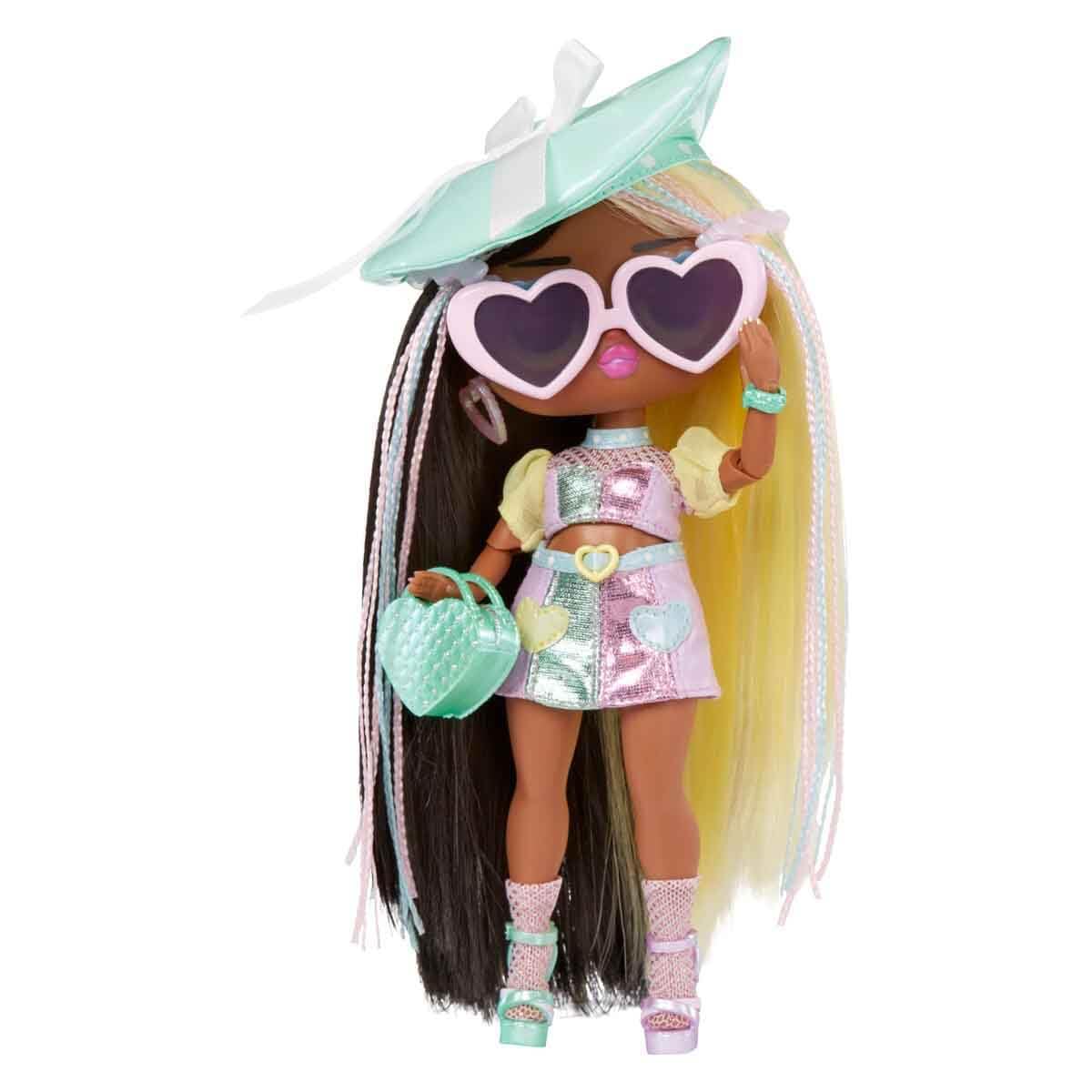 L.O.L. Surprise! Tweens Darcy Blush – 15 Surprises, Fashion Doll & Accessories | Gift for Kids 4+