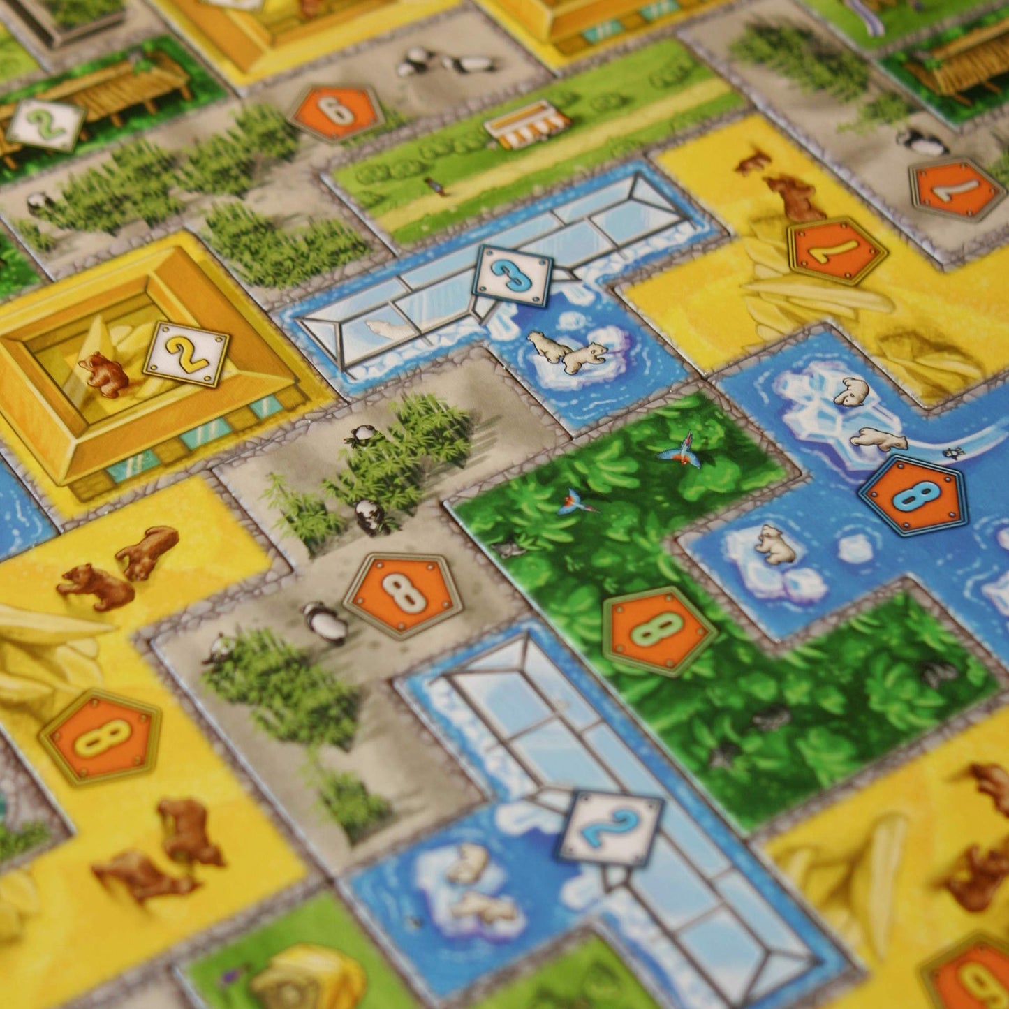 Lookout Baerenpark Board Game – Tile Placement Strategy for Families, 2-4 Players, 30-45 Minutes