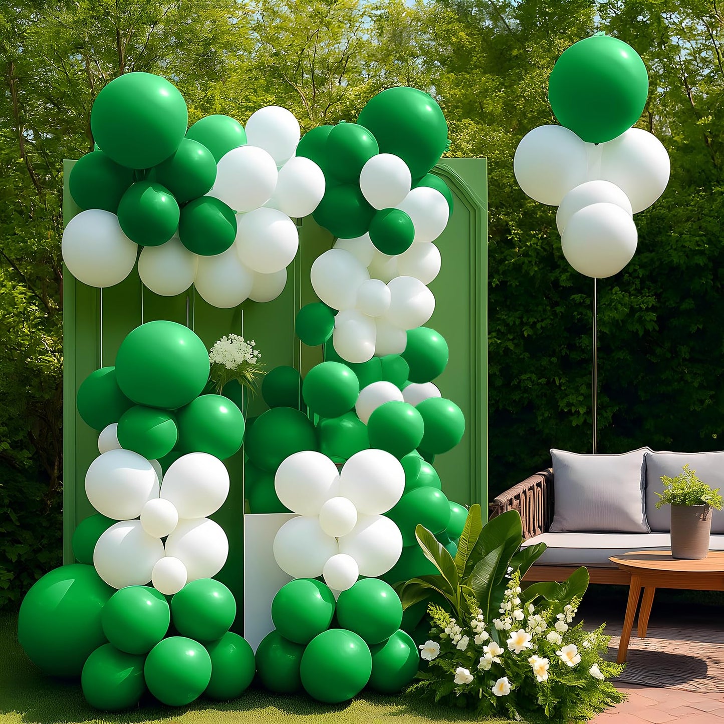 LYNSP Dark Green Balloons 100 Pack, 12-Inch Forest Green Latex Party Decor