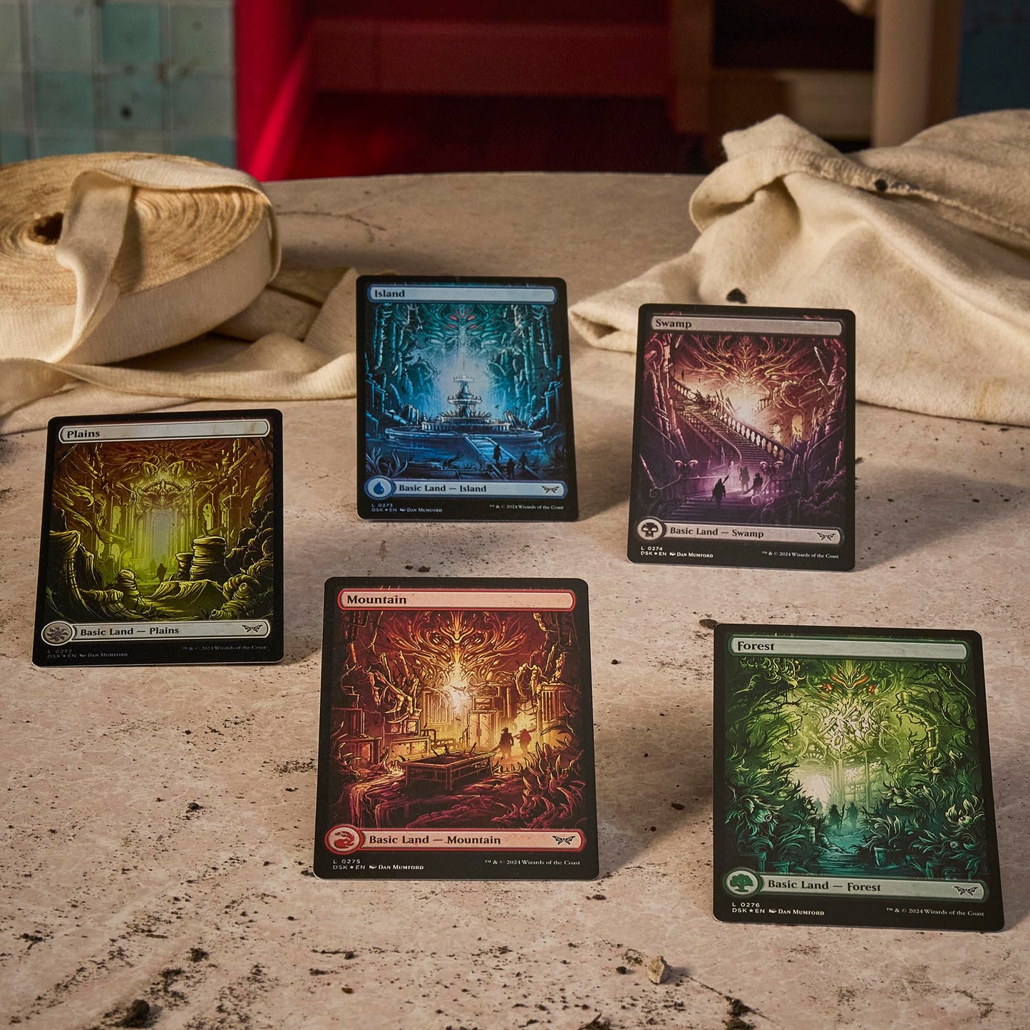 Magic: The Gathering Duskmourn: House of Horror Bundle — 9 Play Boosters & Exclusive Foil Promo