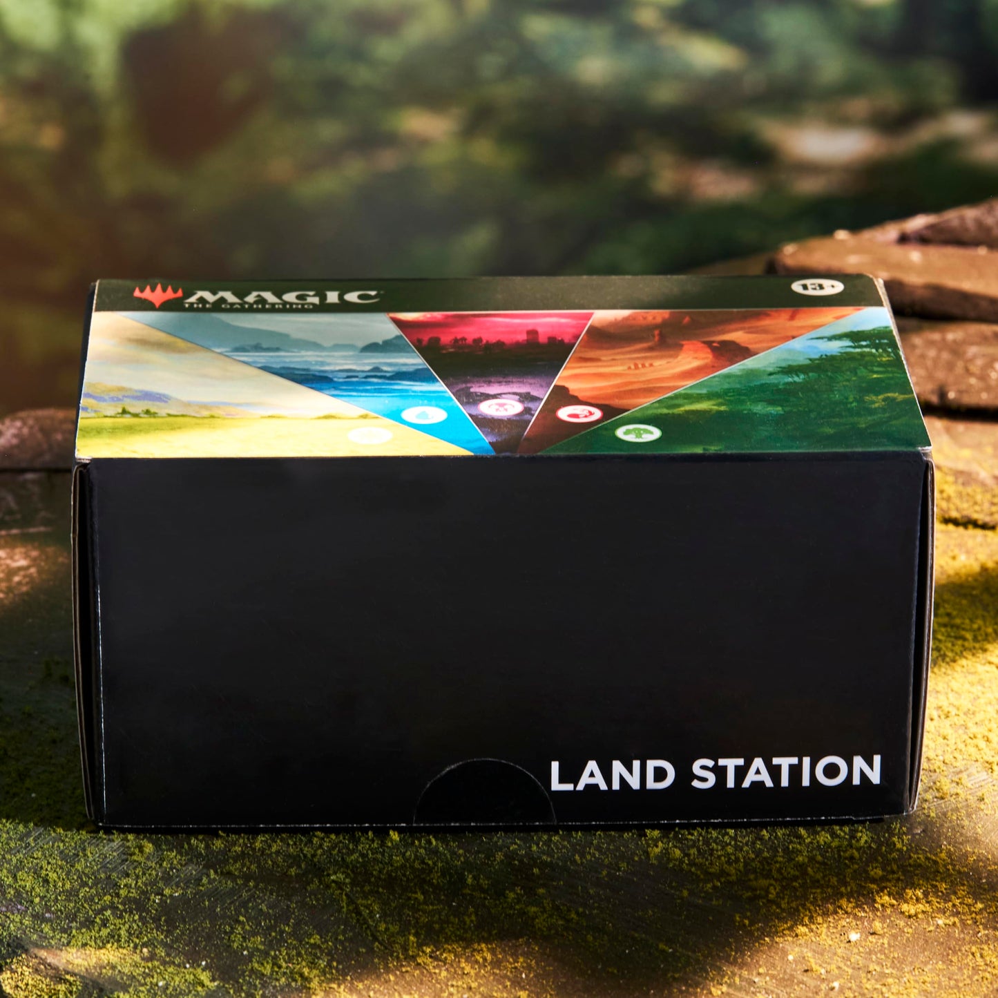 Magic: The Gathering 2025 Land Station – 400 Basic Lands, 80 per Color, 15 Art Variants