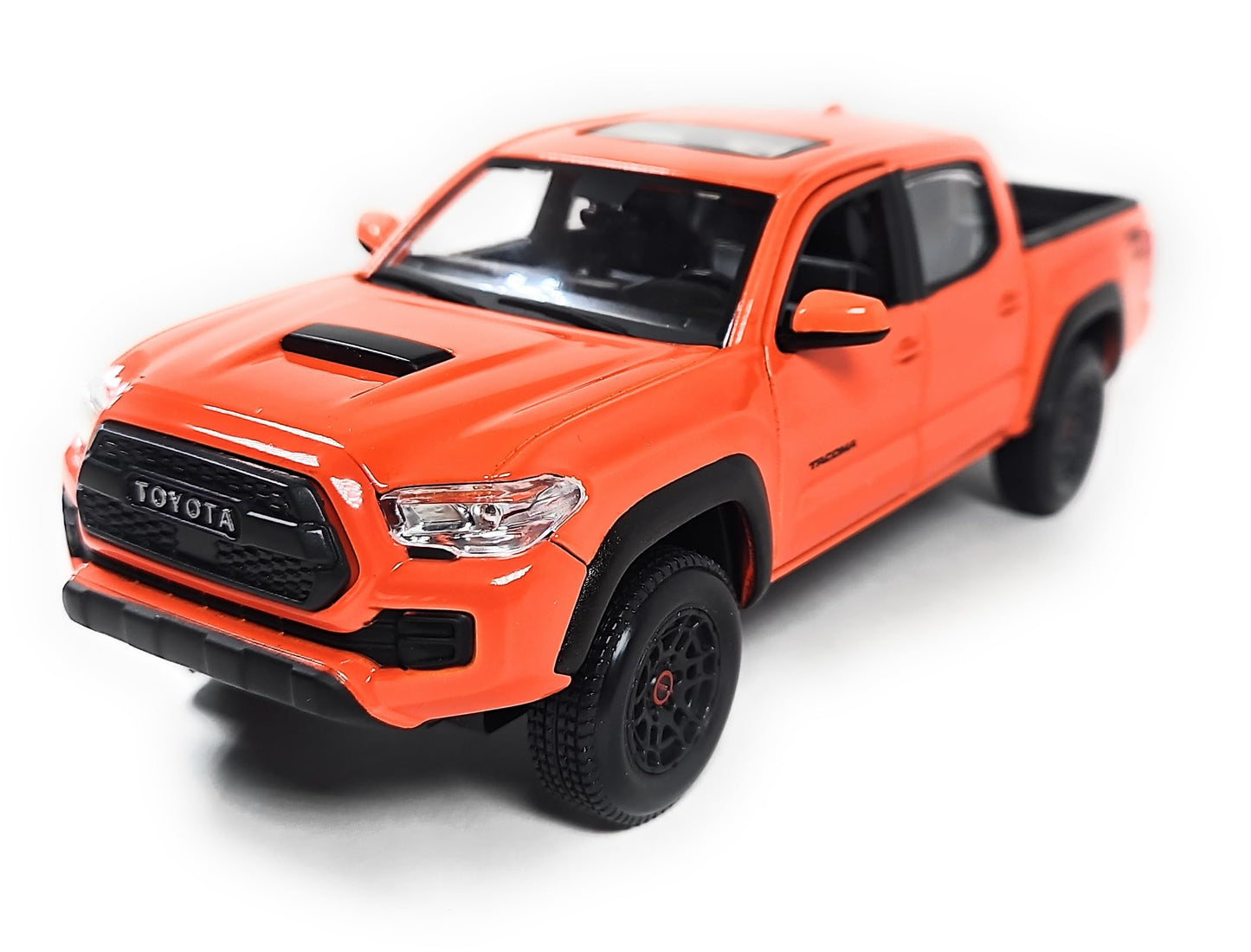 Maisto 1:27 SE 2023 Toyota Tacoma TRD Pro – Solar Octane Orange Die-Cast Model