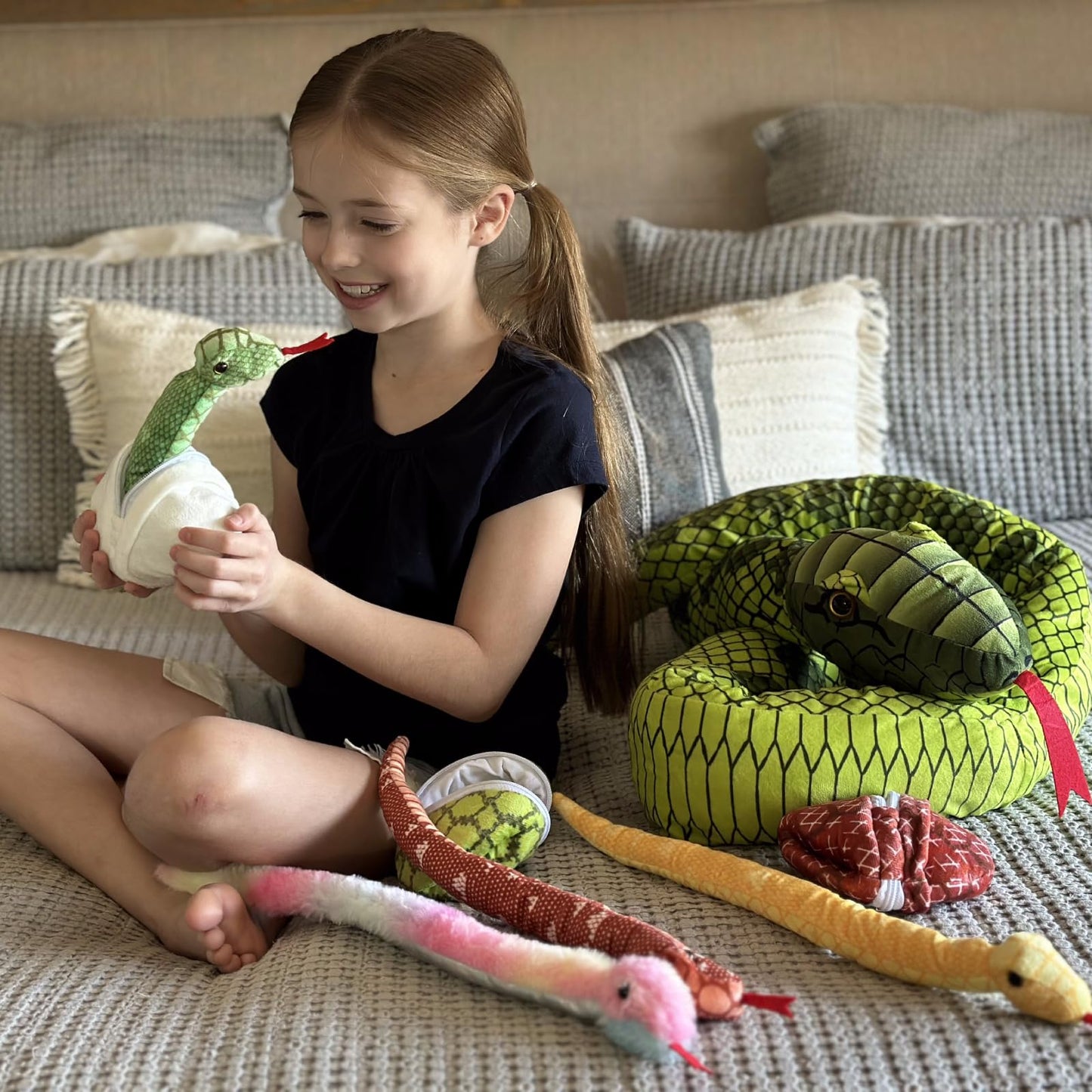 MaoGoLan 118-Inch Giant Green Snake with 4 Babies & 3 Eggs – Plush Toy