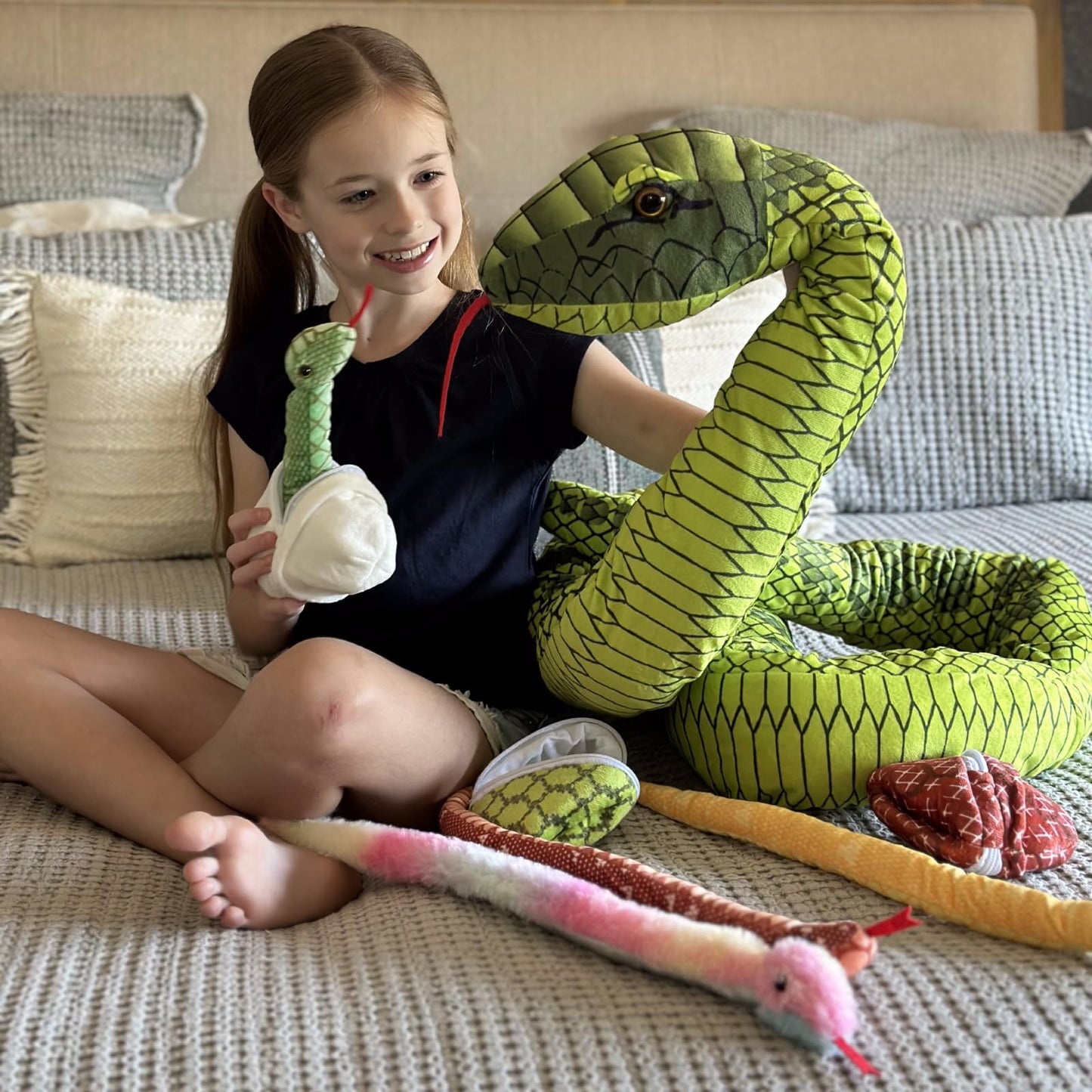 MaoGoLan 118-Inch Giant Green Snake with 4 Babies & 3 Eggs – Plush Toy