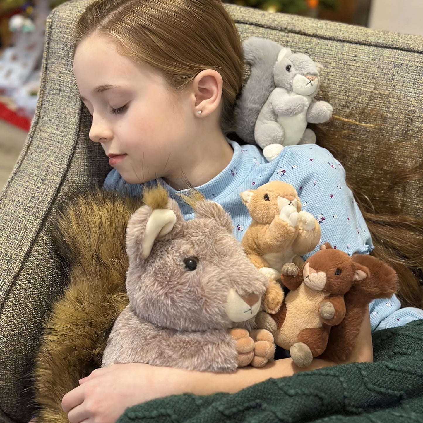MaoGoLan 4Pcs Squirrels Plush Set – Realistic Squirrel Toys with 3 Baby Squirrels