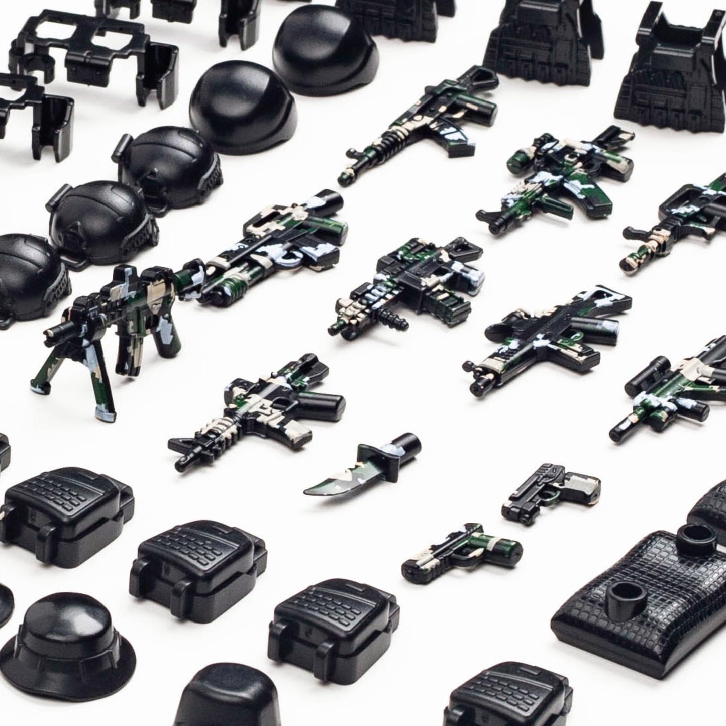 MaozyHomie 51 Pcs Toy Soldiers Set – US Camouflage Weapons, Army Battle Toys, Compatible with Major Brands