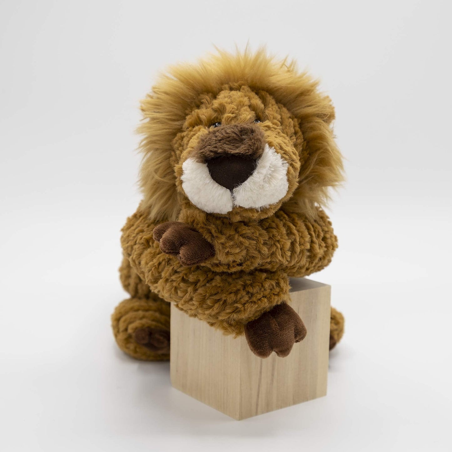 Mary Meyer Cozy Toes Lion – 17-Inch Soft Toy for Cuddles & Play