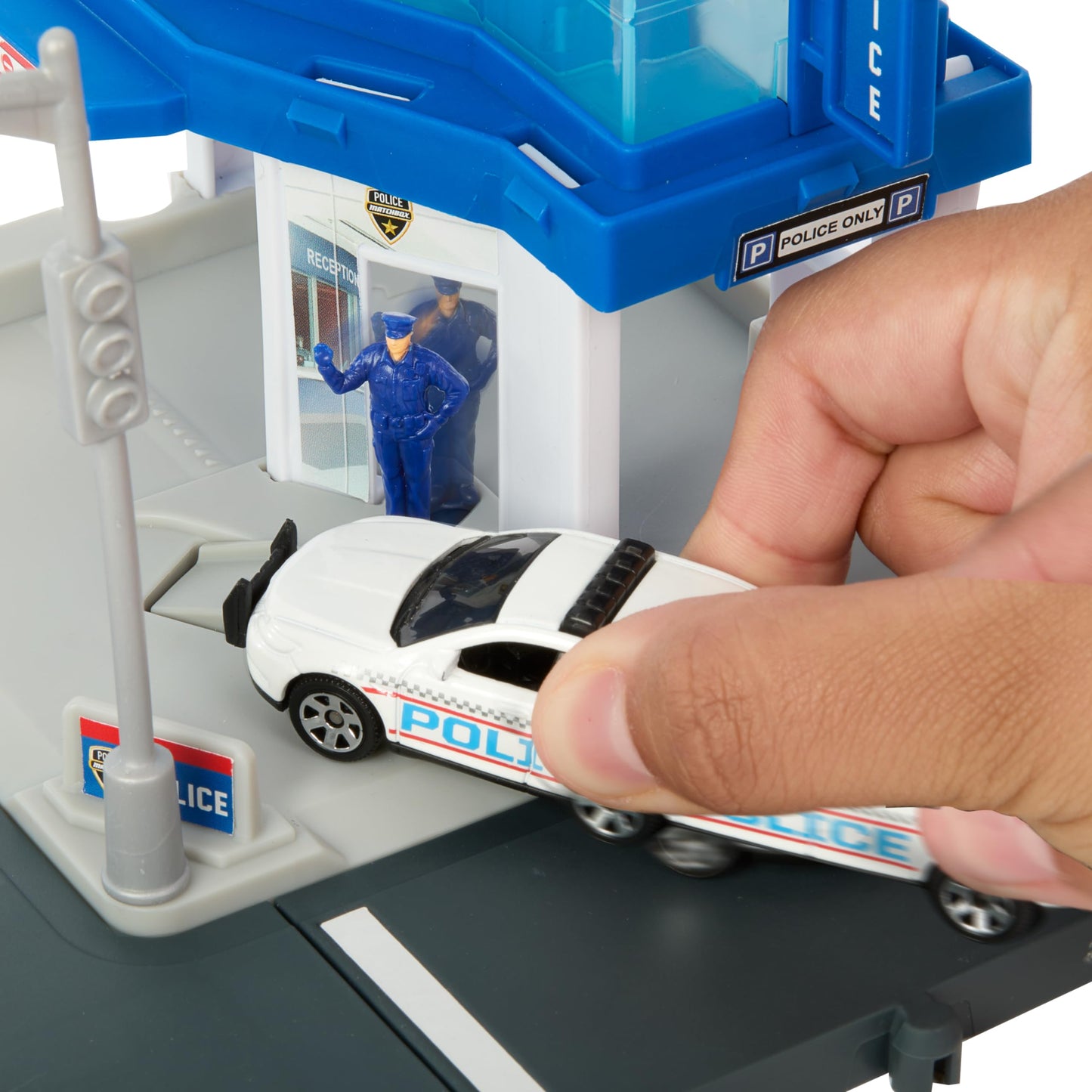 Matchbox Action Drivers Police Traffic Center Playset — 1:64 Ford Police Interceptor, Kid- & Car-Activated