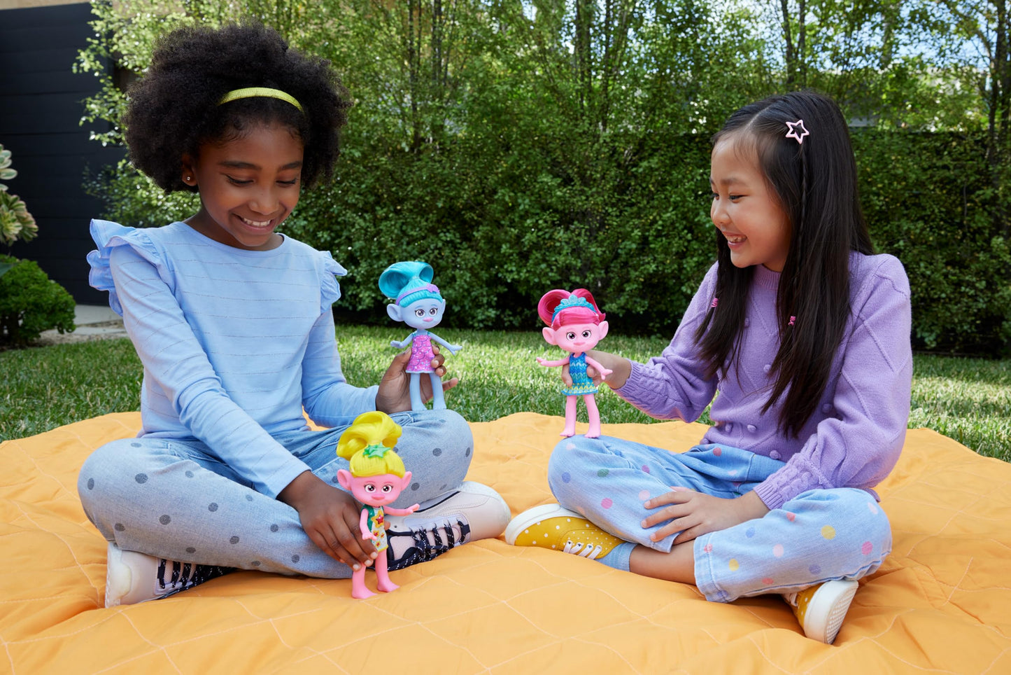 Mattel DreamWorks Trolls Band Together Trendsettin' Viva Fashion Doll – Vibrant Hair & Removable Fashions