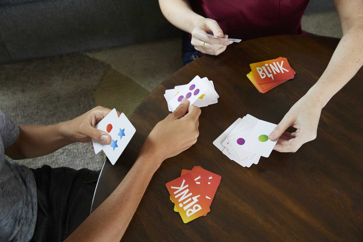 Mattel Games Blink Card Game in Collectible Tin – Fast-Paced Family & Party Play