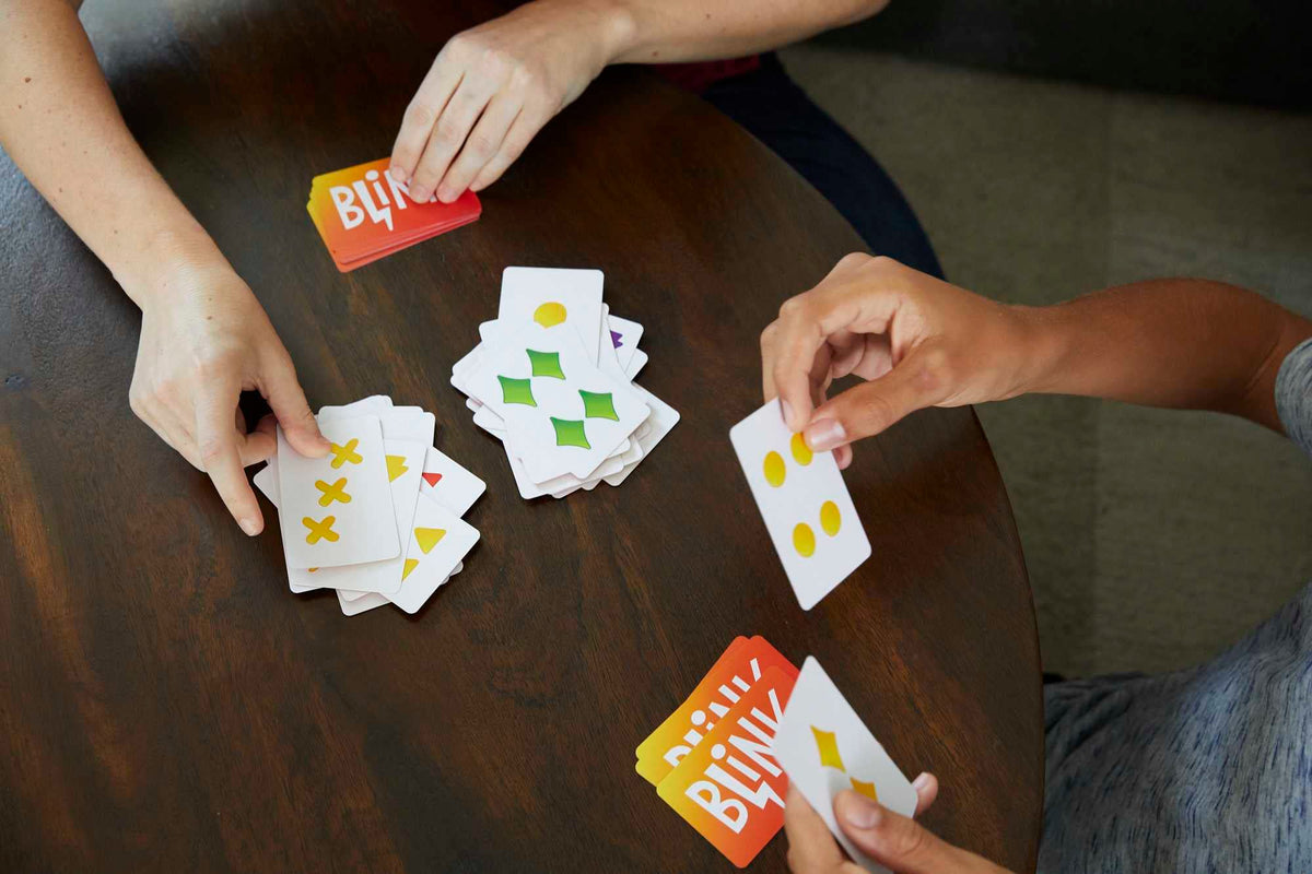 Mattel Games Blink Card Game in Collectible Tin – Fast-Paced Family & Party Play