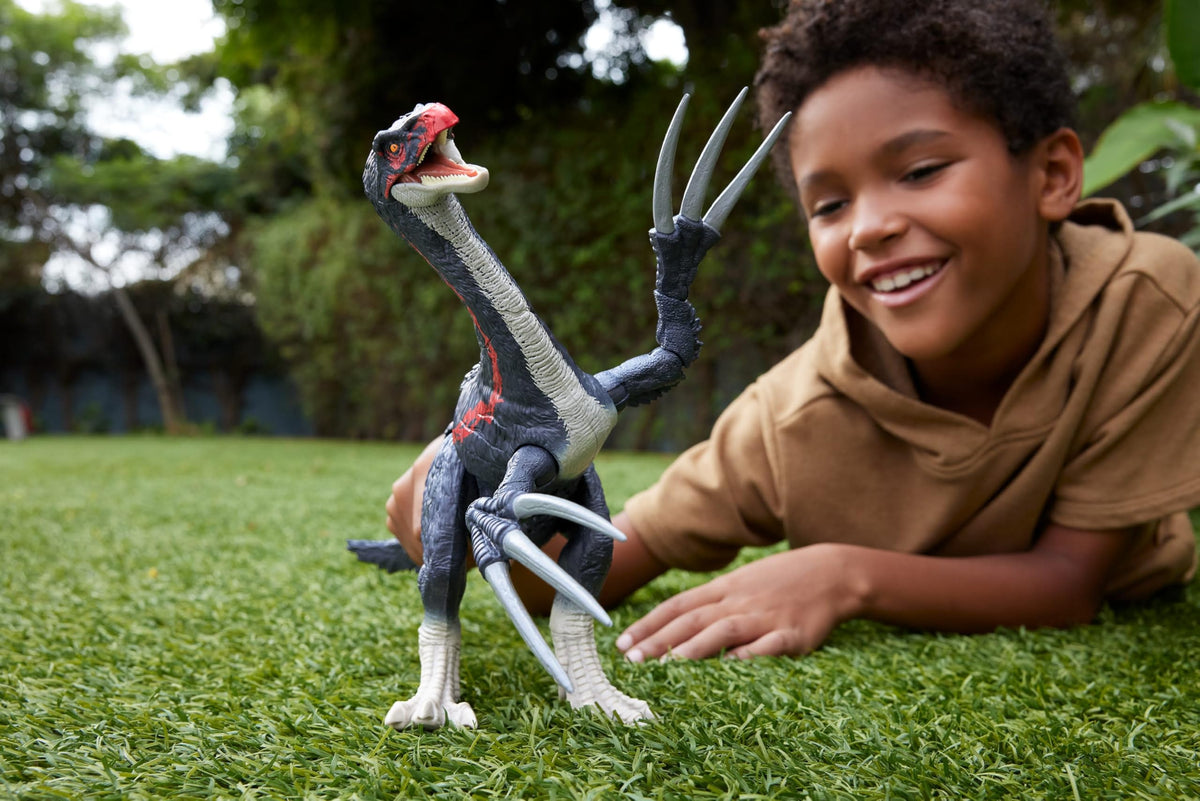 Mattel Jurassic World Chaos Theory Therizinosaurus Slash N Roar Action Figure Toy – Claw Attack & Sound, Digital Play