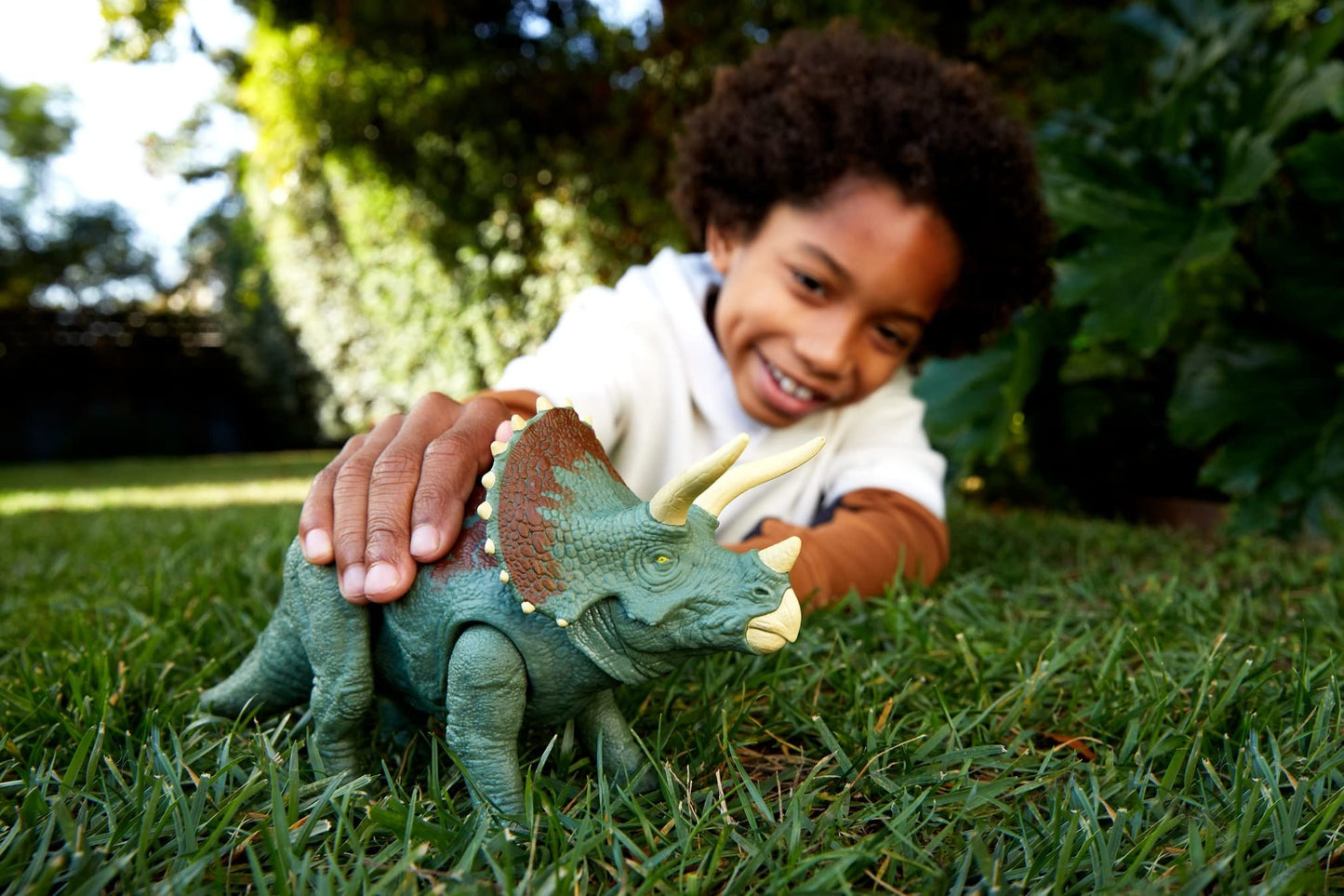 Mattel Jurassic World Dominion Roar Strikers Triceratops – Roaring Action Figure with AR