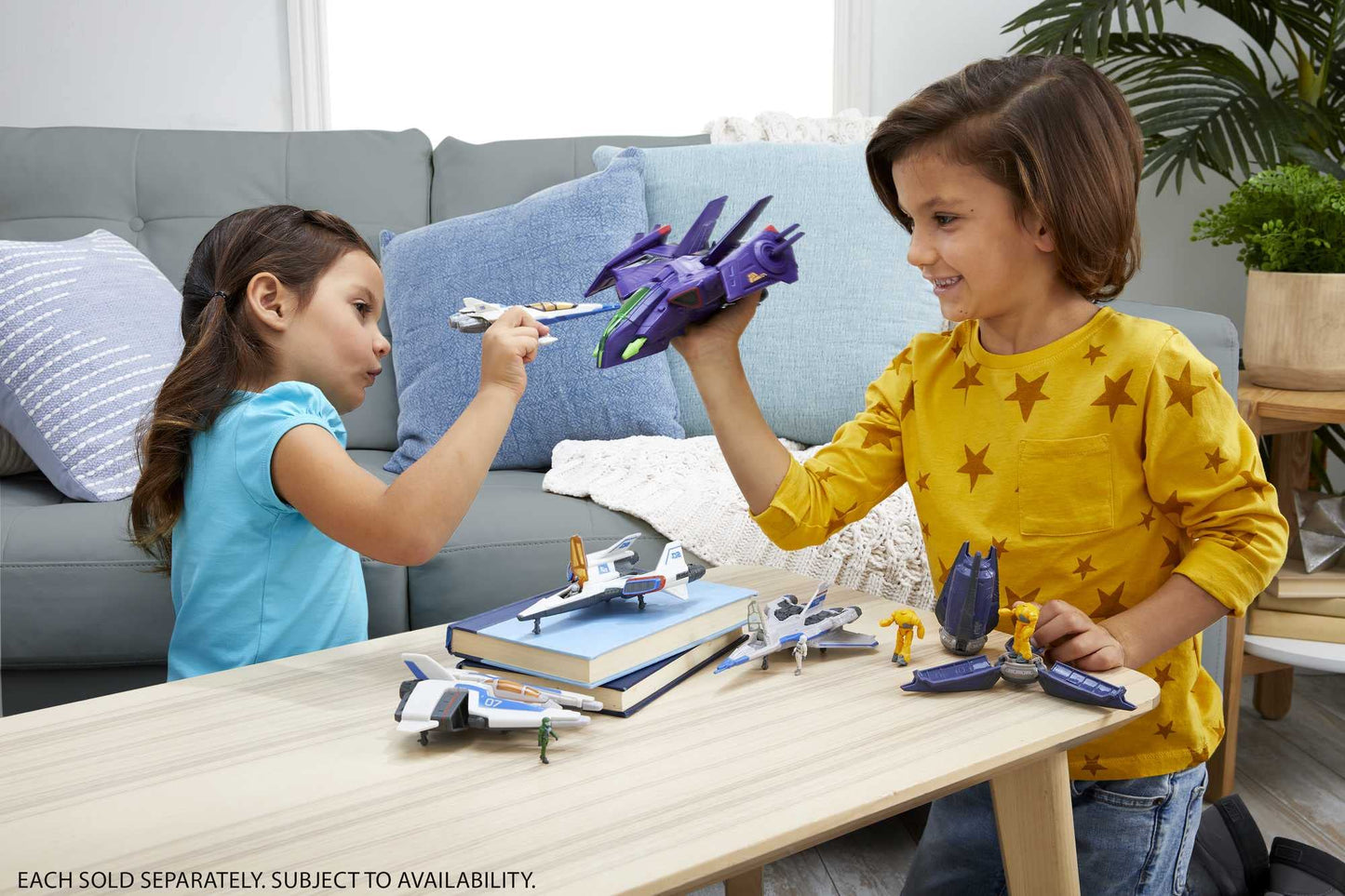 Mattel Lightyear Hyperspeed Series: Buzz Lightyear & XL-01 Spaceship – 7-Inch Vehicle + Pilot Figure