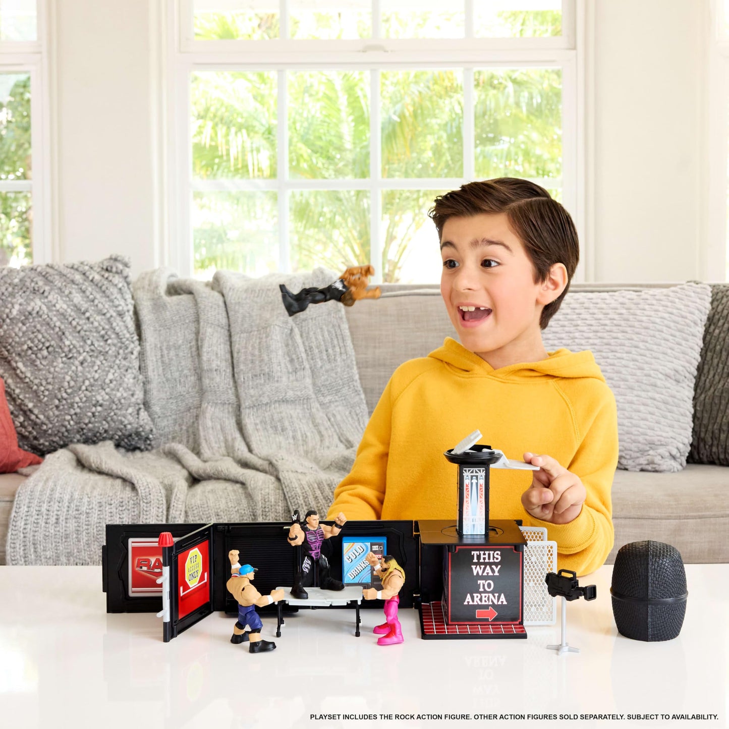 Mattel WWE Knuckle Crunchers Final Boss Microphone Playset with The Rock Figure | 2-in-1 Backstage Battle