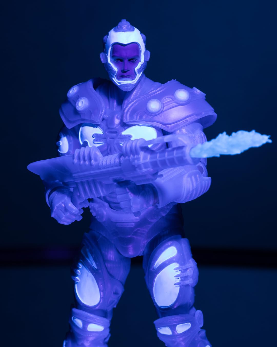 McFarlane Toys Batman & Robin Mr. Freeze Black Light Edition DC Multiverse – 18 cm Gold Label