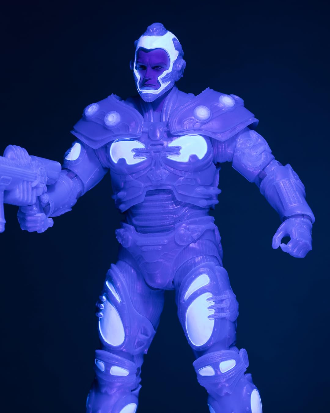 McFarlane Toys Batman & Robin Mr. Freeze Black Light Edition DC Multiverse – 18 cm Gold Label