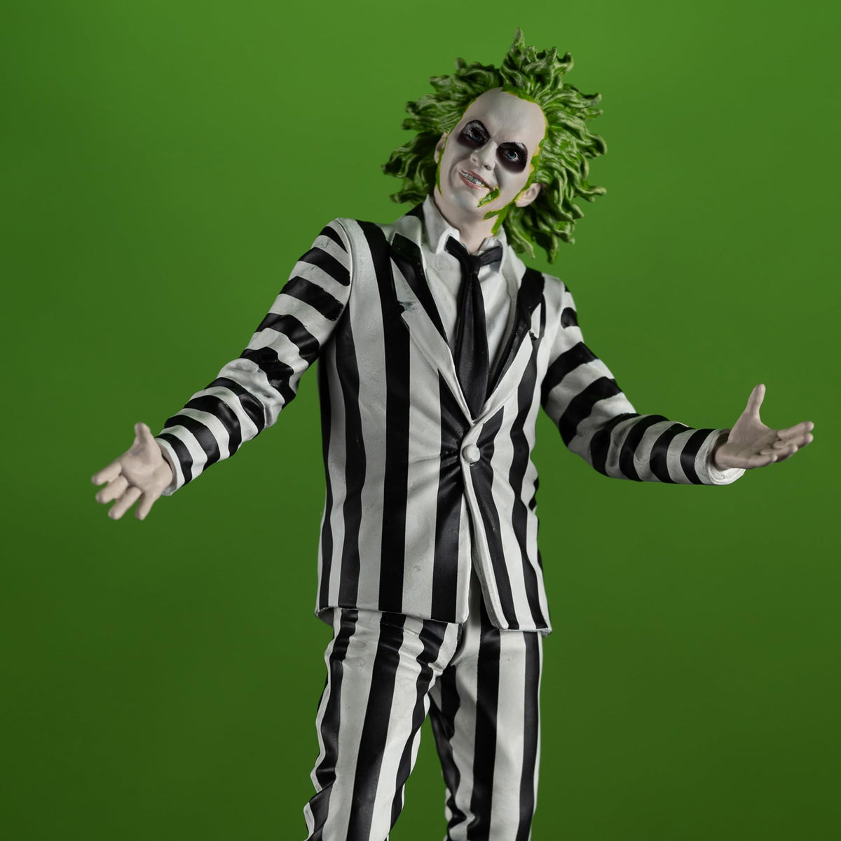 McFarlane Toys Beetlejuice 6in Posed Figure – Movie Maniacs Collection