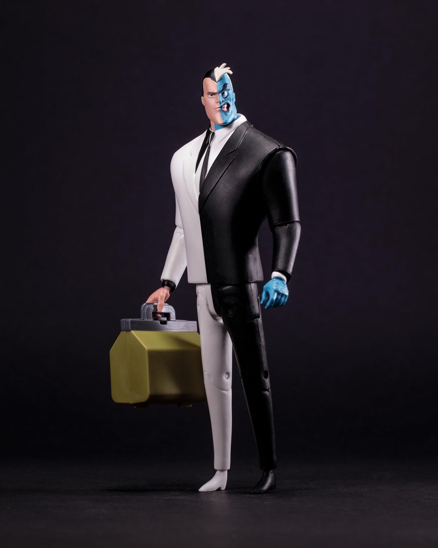 McFarlane Toys - The New Batman Adventures Two-Face, 6-Inch Figure