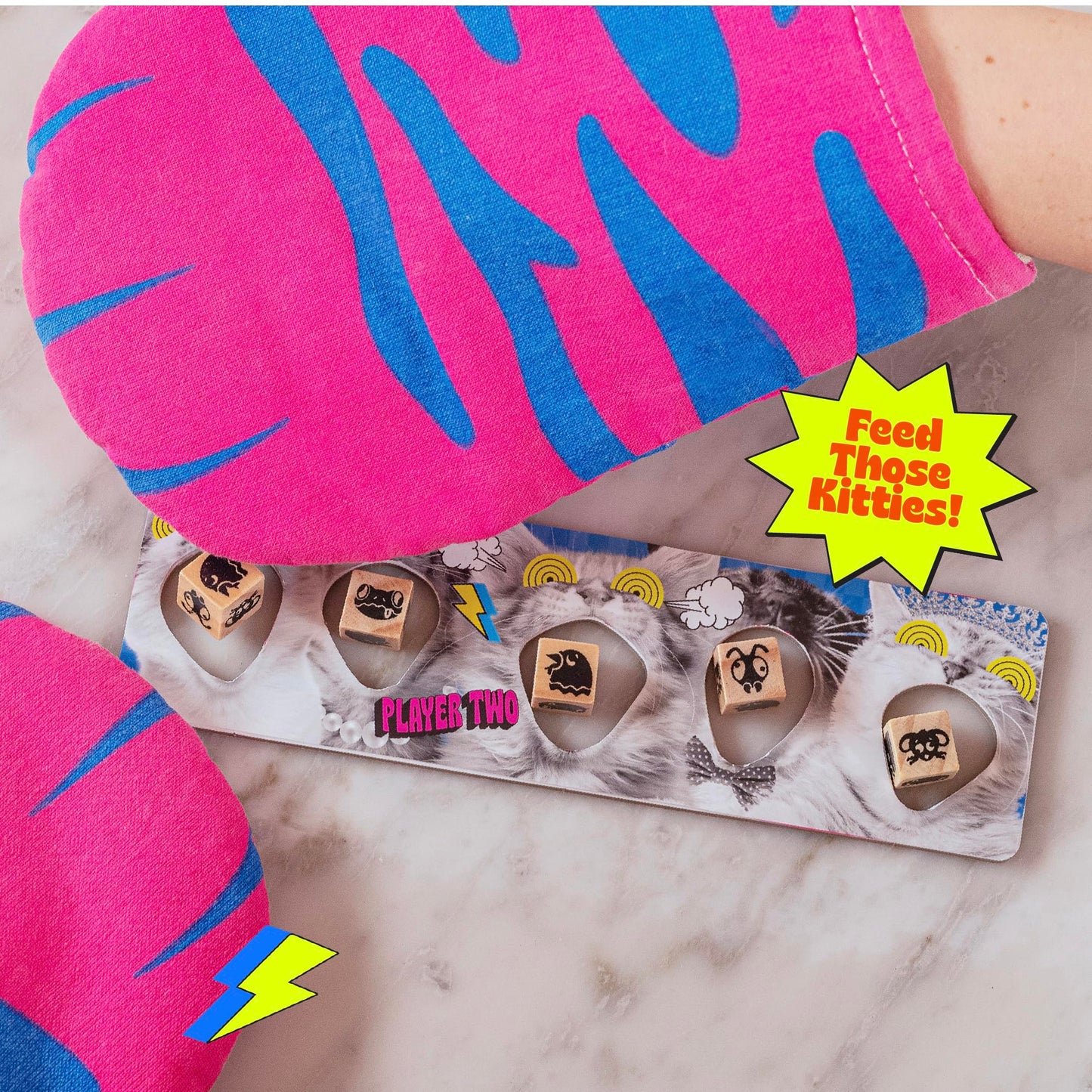 MCMILLER ENTERTAINMENT The Cat Mitt Game – Hiss-terically Funny Family Board Game