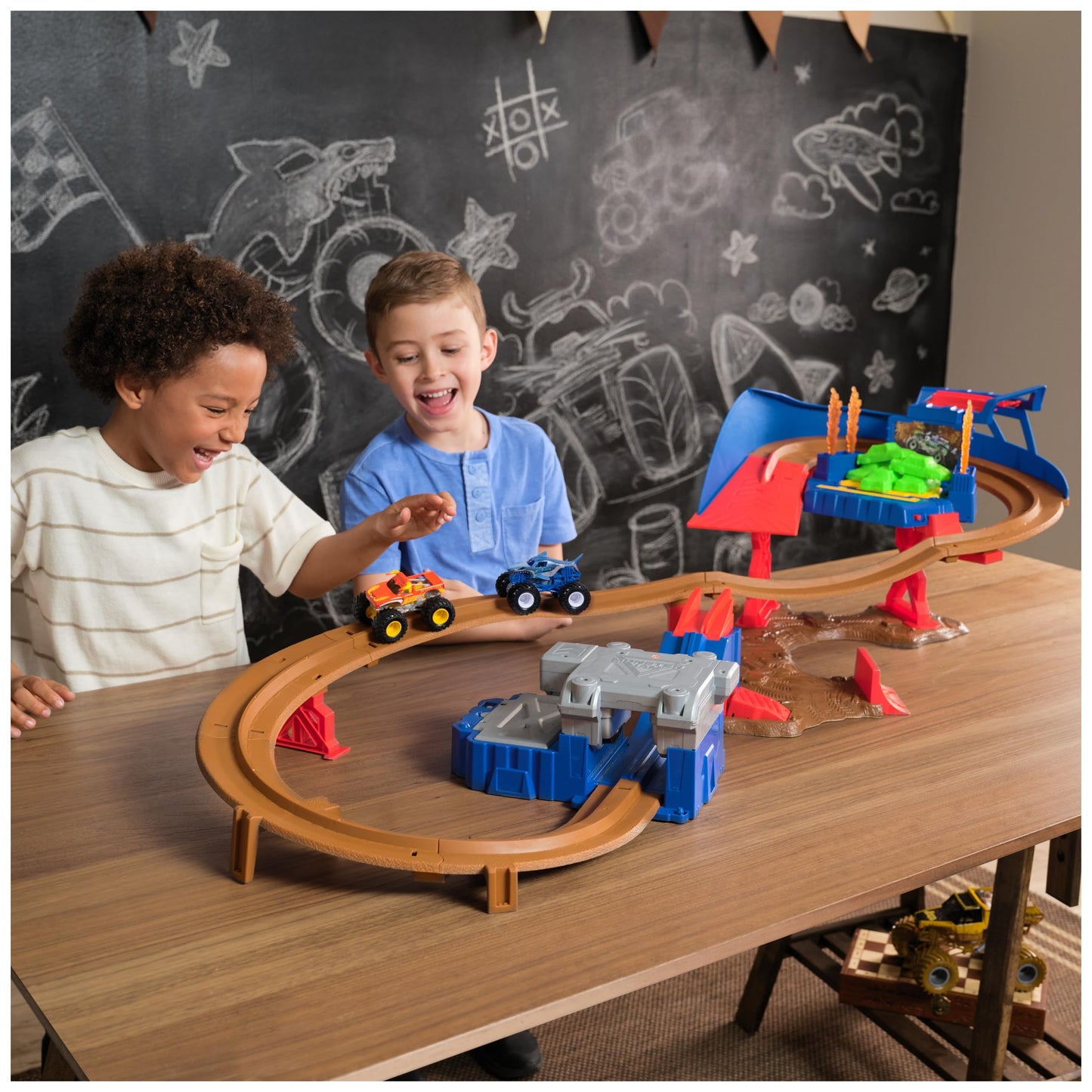 Monster Jam Supercharge Speedway Playset – Megalodon & El Toro Loco 1:64 Trucks, Light-Up World Finals Track