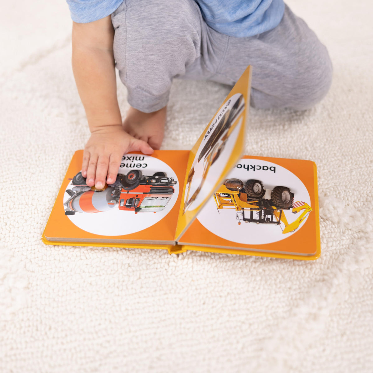 Melissa & Doug 41533 Poke-a-Dot Construction Vehicles – 10-Page Interactive Board Book (Ages 3+)