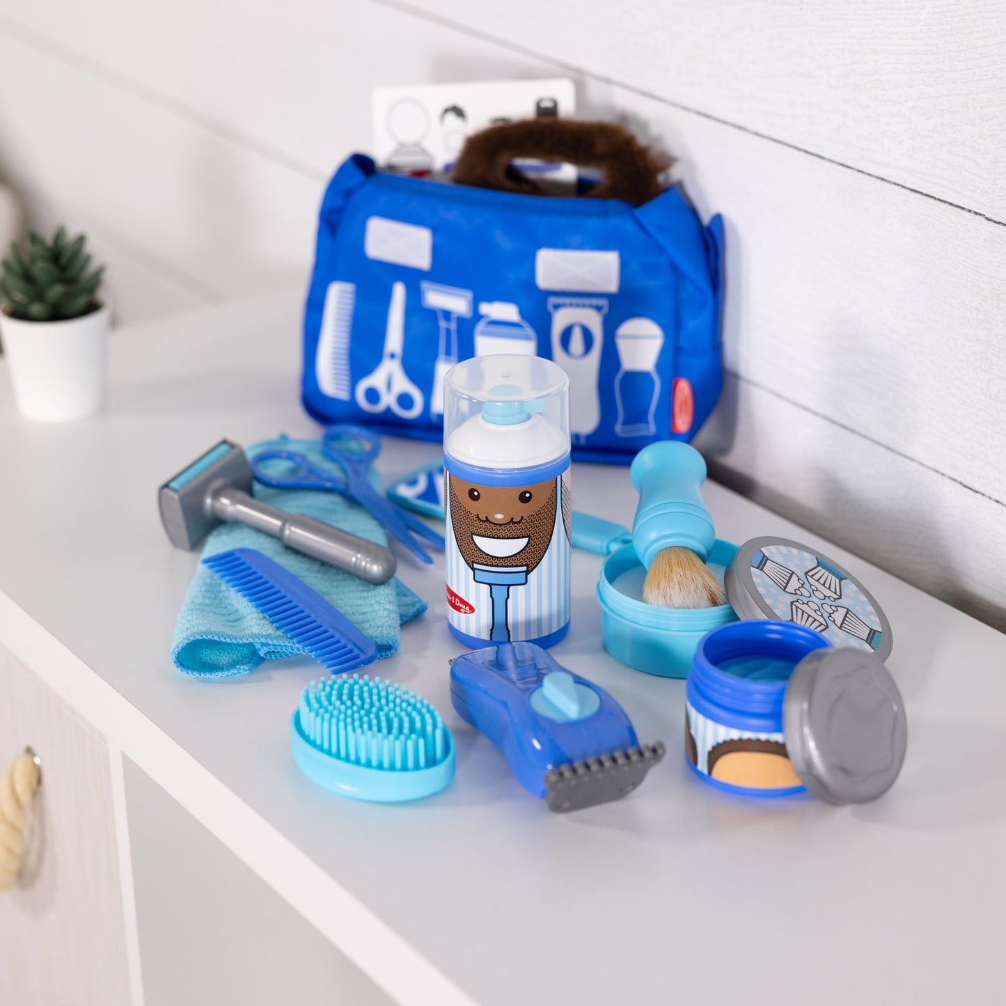Melissa & Doug Barber Shop Pretend Play Set – 16-Piece Shaving Toys & Wearable Beard for Kids 3+