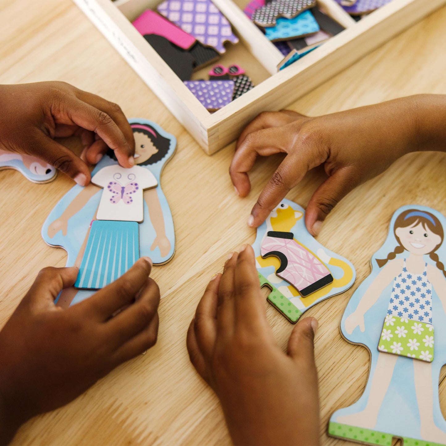 Melissa & Doug Best Friends Magnetic Dress-Up Wooden Dolls Set – 78 Pieces