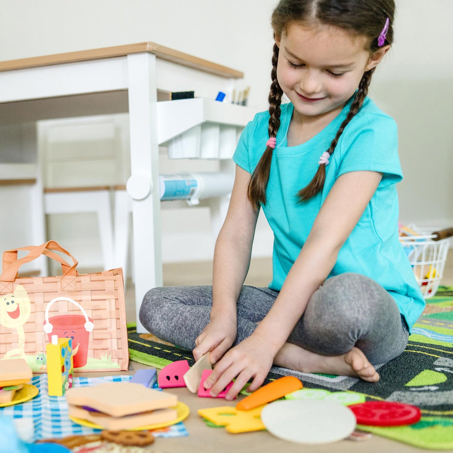 Melissa & Doug Blue’s Clues & You! Share with Blue Picnic Play Set with Hand Puppet — FSC Certified