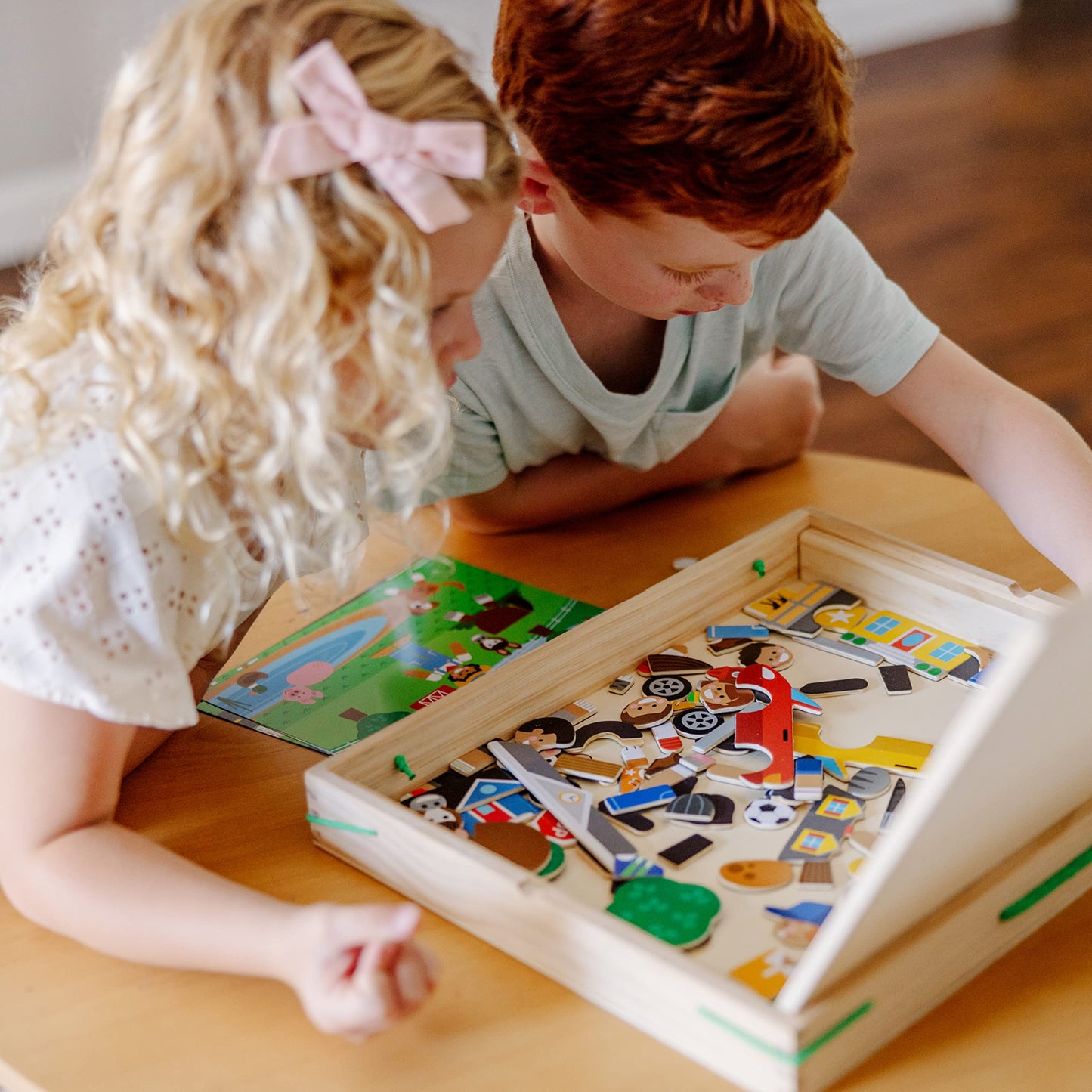 Melissa & Doug Wooden Magnetic Matching Picture Game – 119 Magnets (Ages 3+)