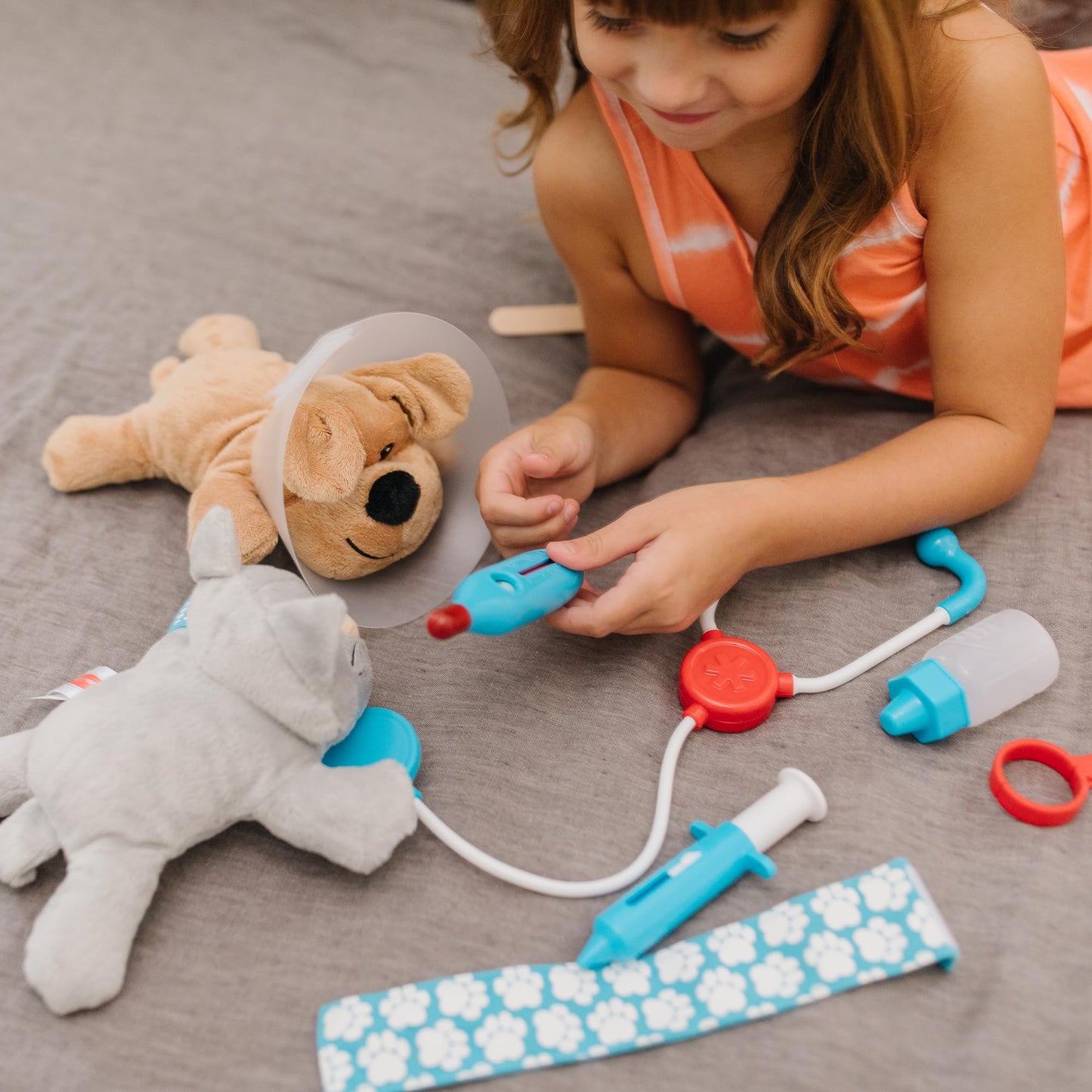 Melissa & Doug Examine and Treat Pet Vet Play Set – 24-Piece Animal Doctor Kit